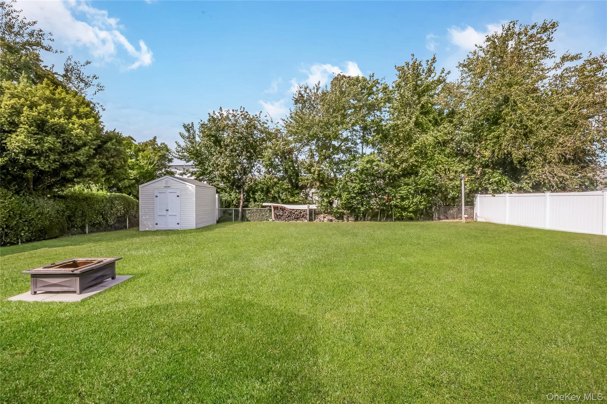 Single Family Whalen Suffolk County, NY 11703, MLS-921858-11