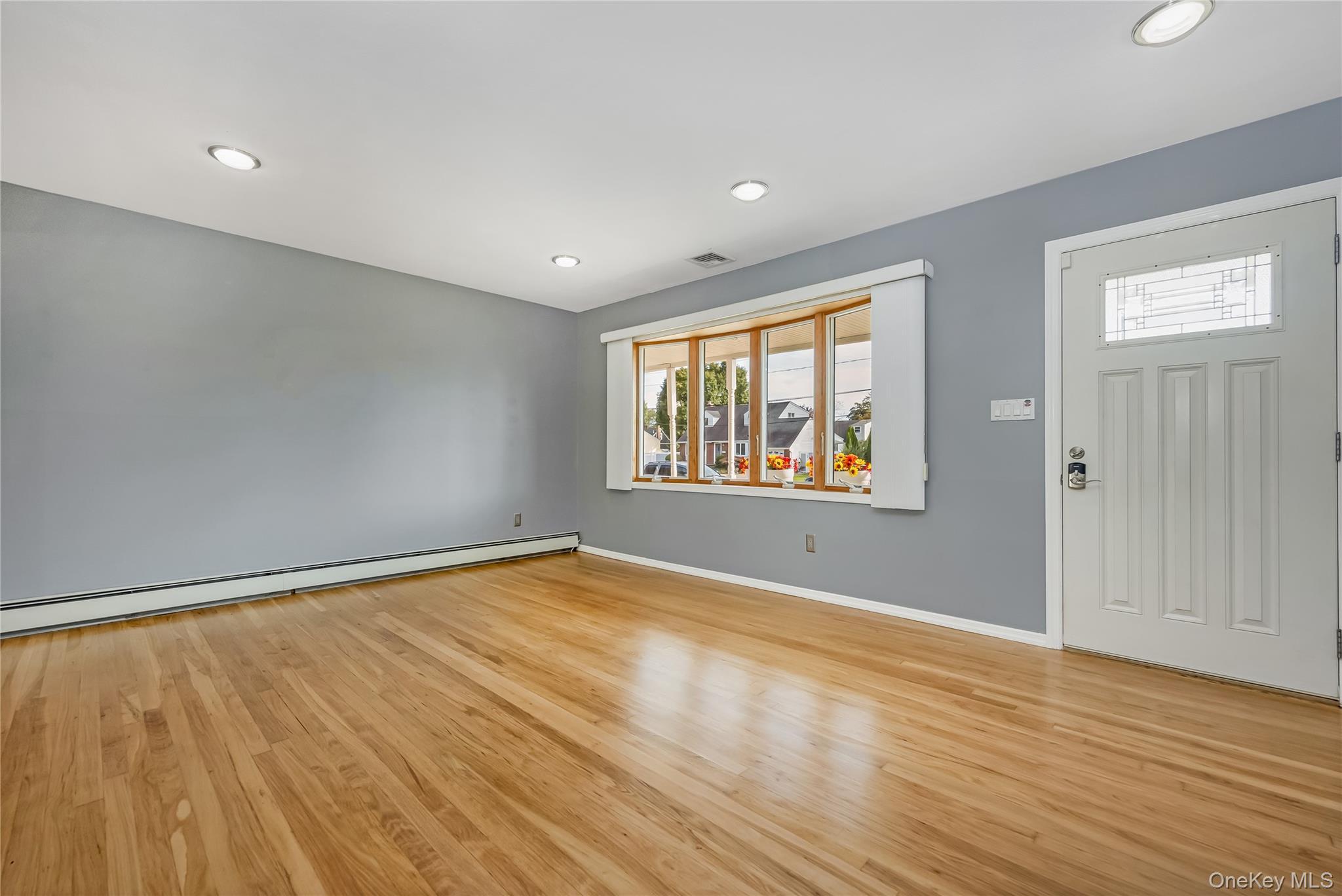 Single Family Whalen Suffolk County, NY 11703, MLS-921858-13