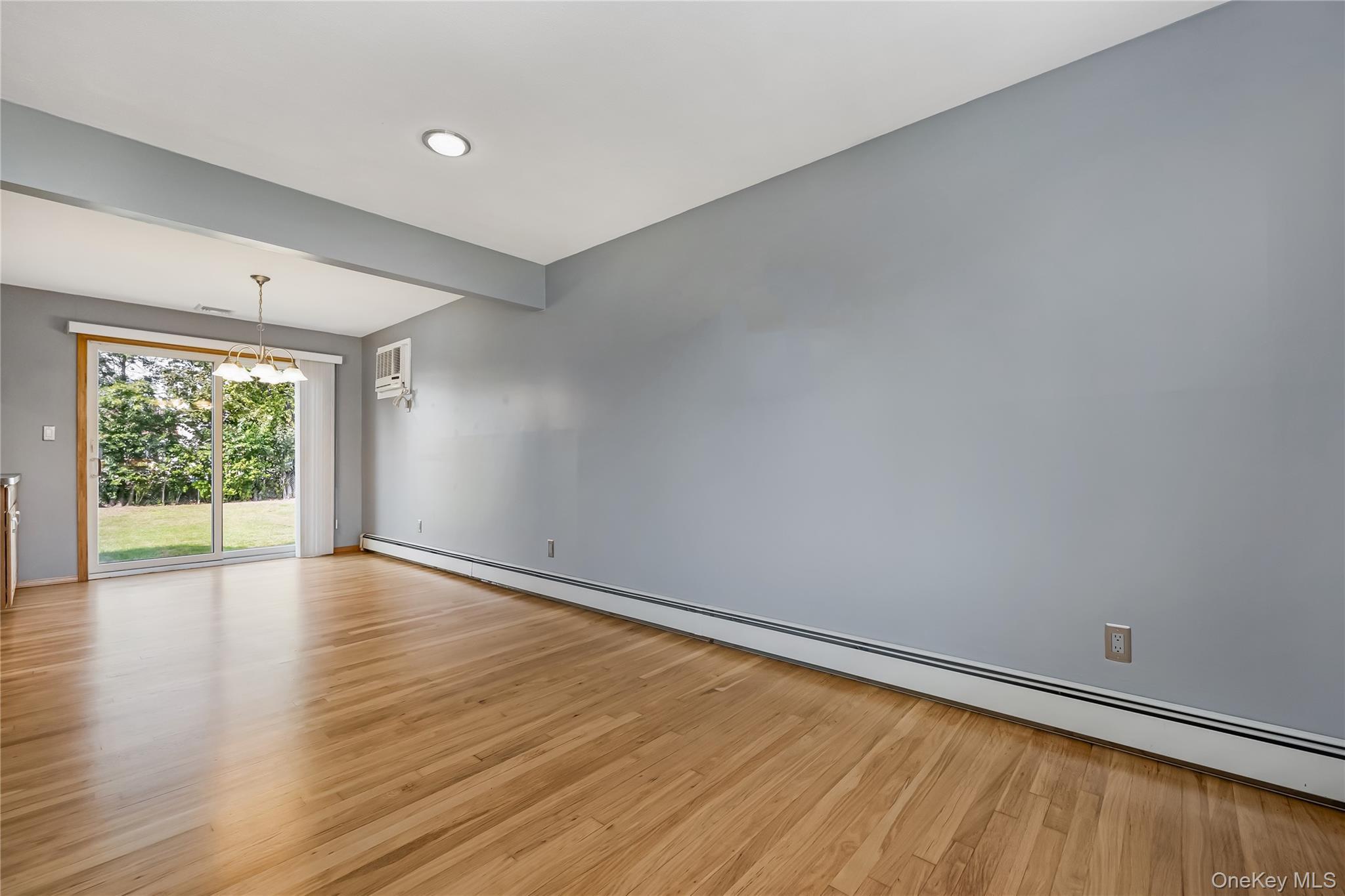 Single Family Whalen Suffolk County, NY 11703, MLS-921858-15