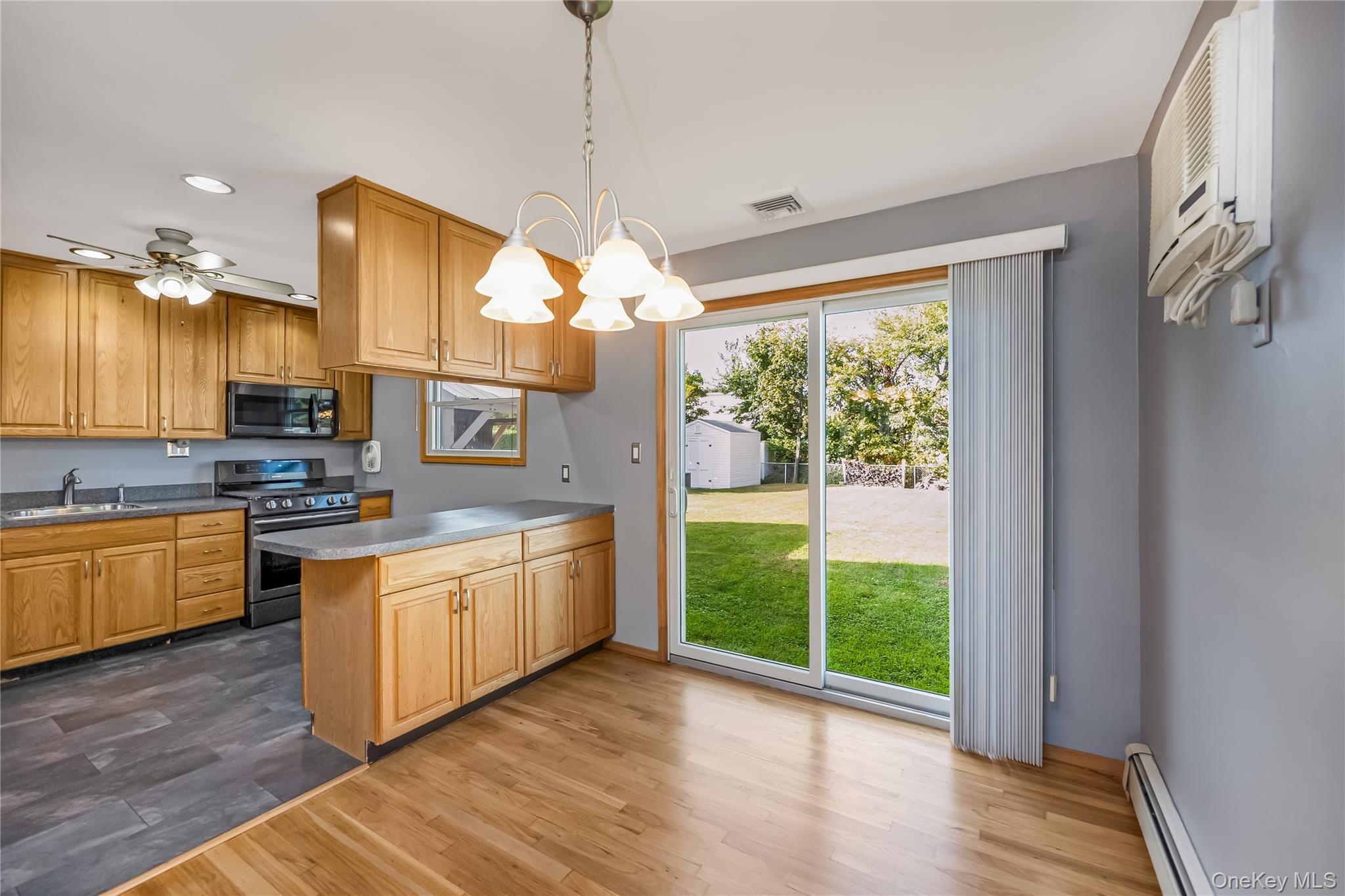 Single Family Whalen Suffolk County, NY 11703, MLS-921858-18