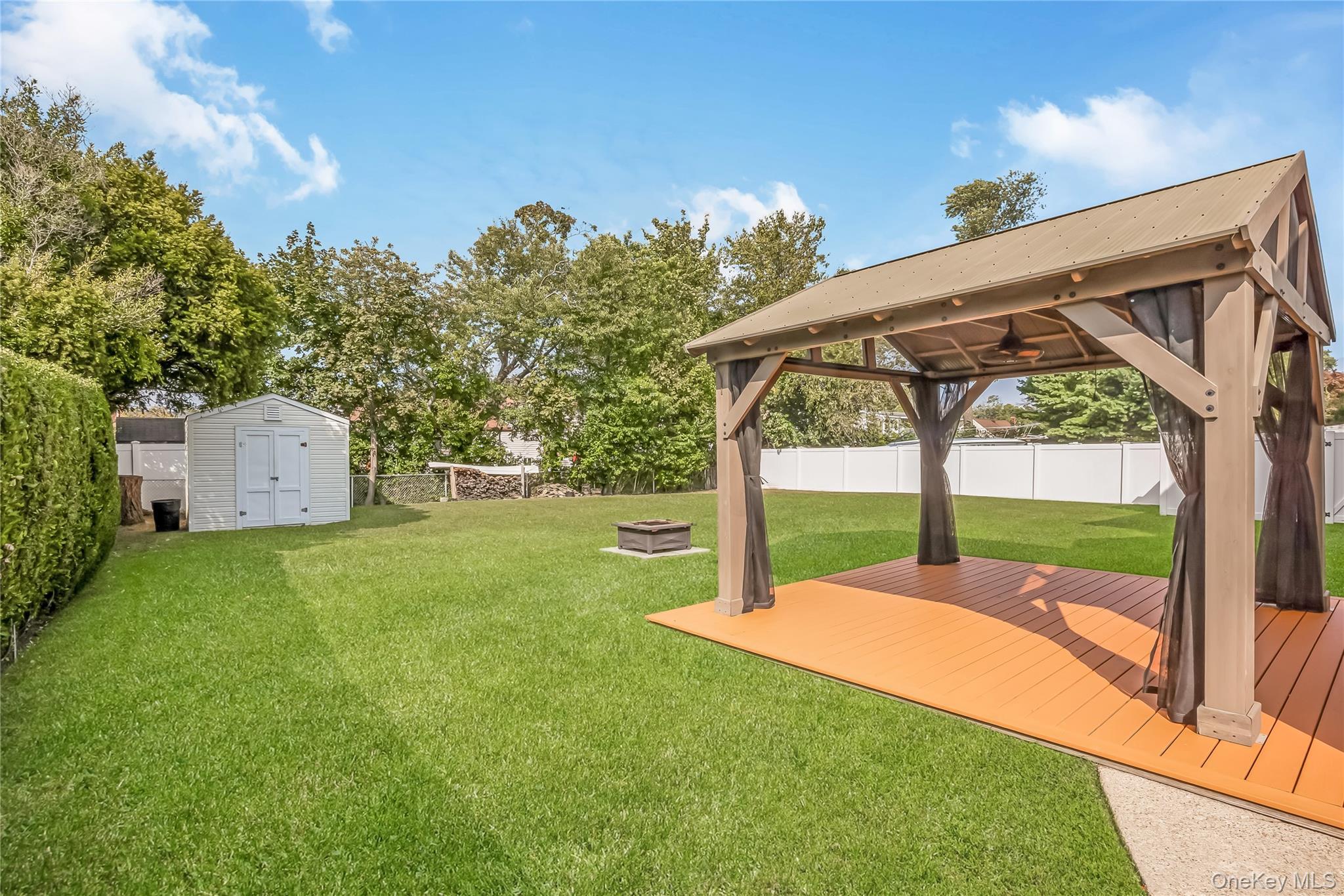 Single Family Whalen Suffolk County, NY 11703, MLS-921858-5