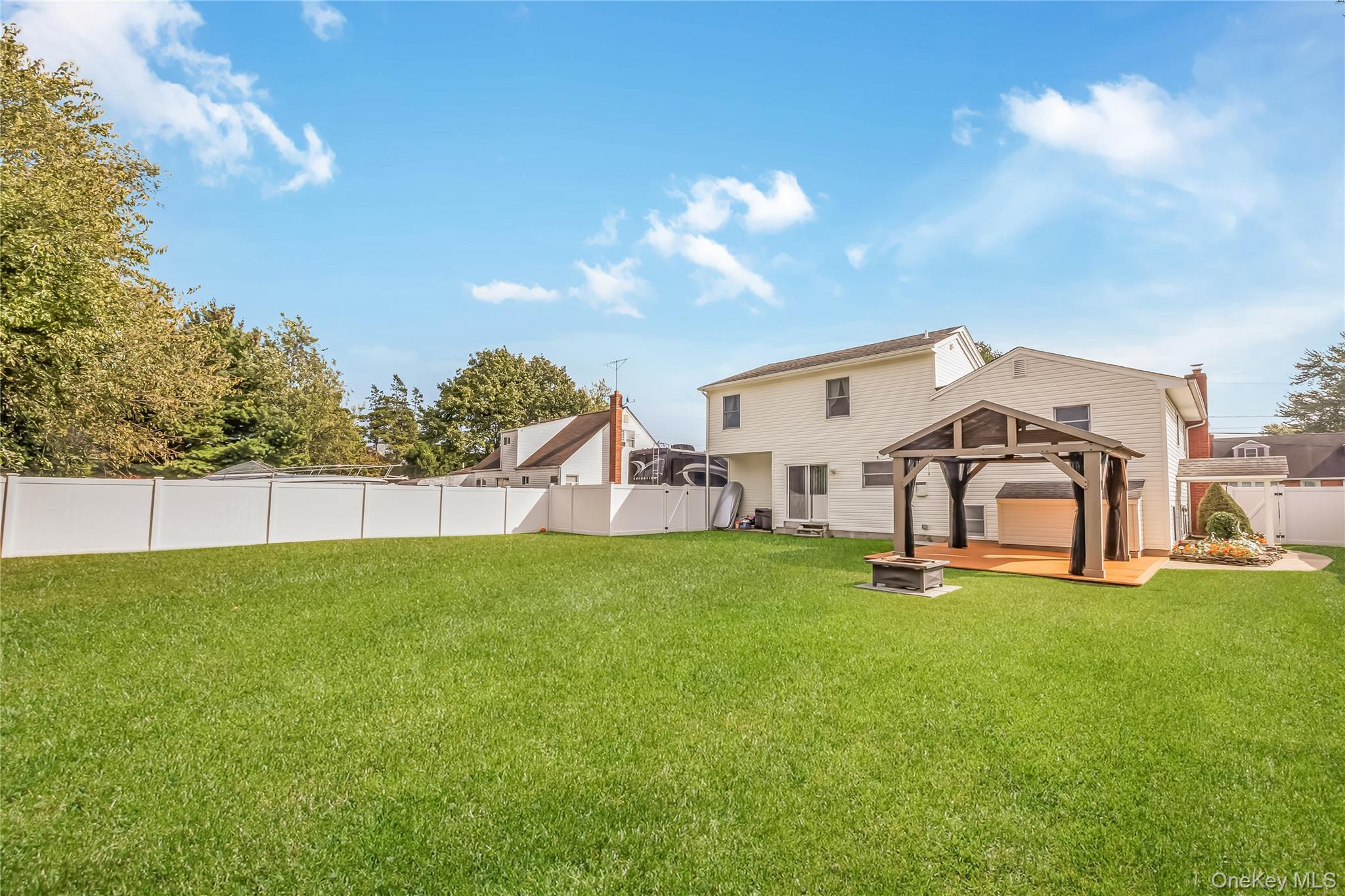 Single Family Whalen Suffolk County, NY 11703, MLS-921858-7