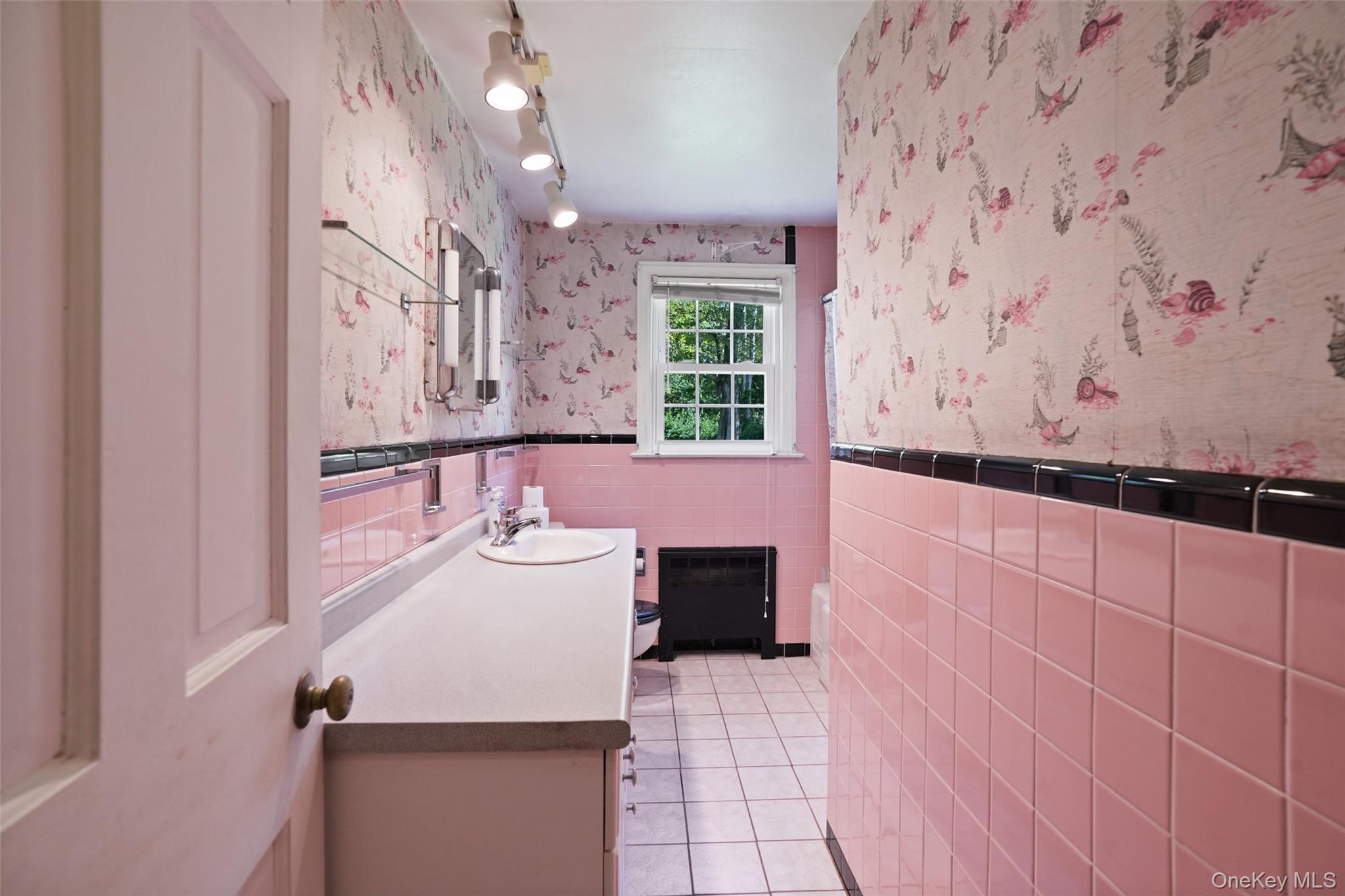 Single Family Smith Ridge  Westchester County, NY 10590, MLS-921883-12