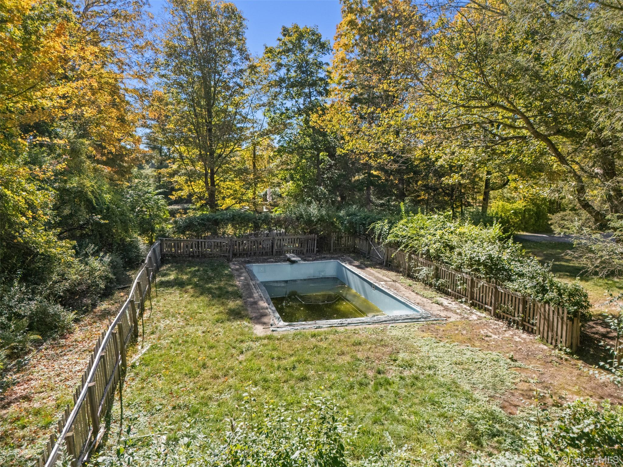 Single Family Smith Ridge  Westchester County, NY 10590, MLS-921883-23