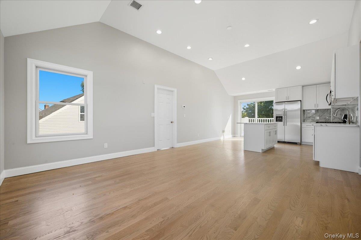 Single Family Cottage  Blvd  Nassau County, NY 11801, MLS-921947-24