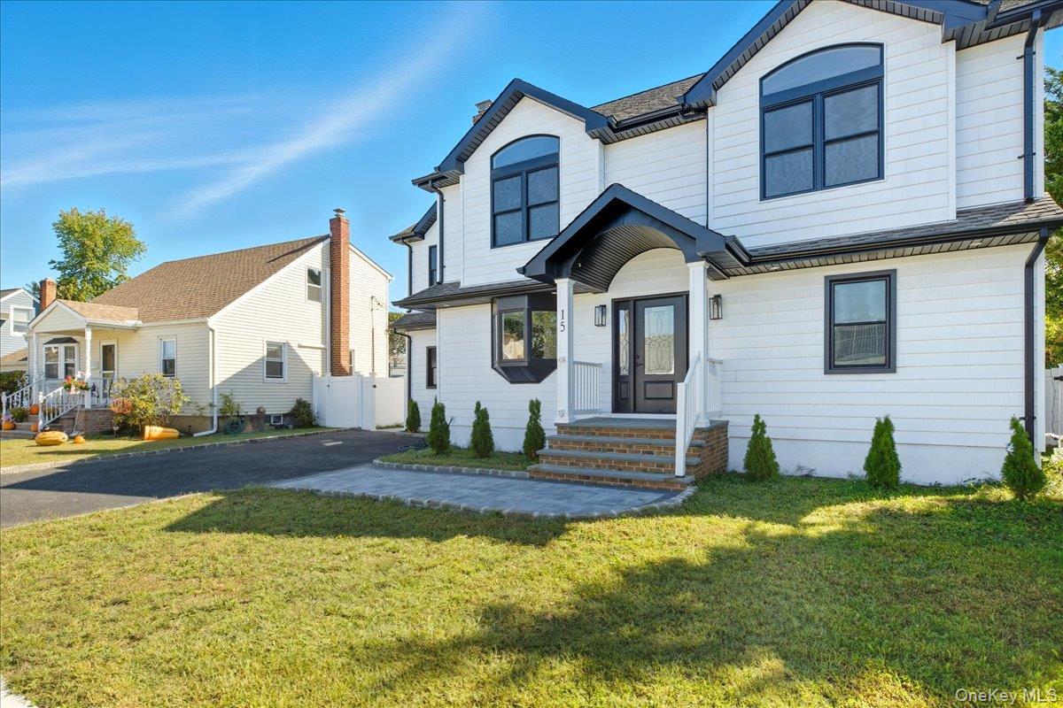 Single Family Cottage  Blvd  Nassau County, NY 11801, MLS-921947-3