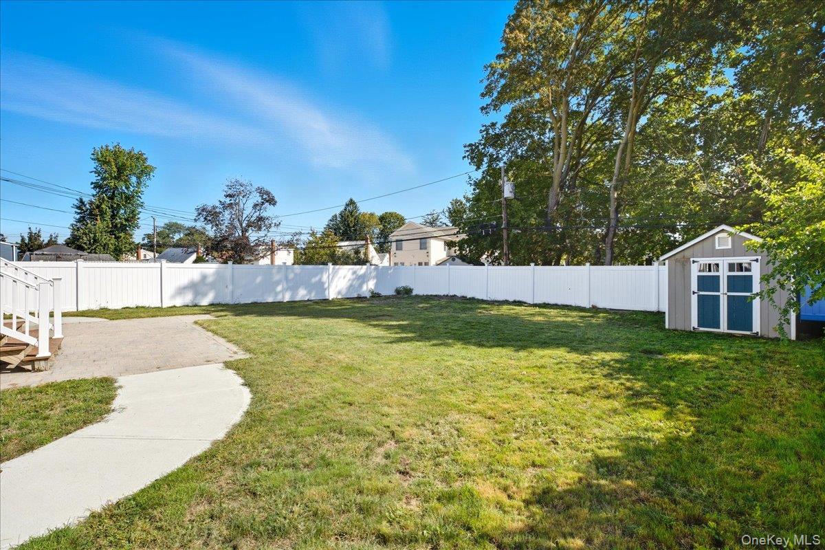 Single Family Cottage  Blvd  Nassau County, NY 11801, MLS-921947-30