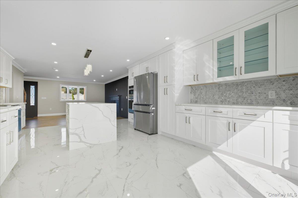 Single Family Cottage  Blvd  Nassau County, NY 11801, MLS-921947-9