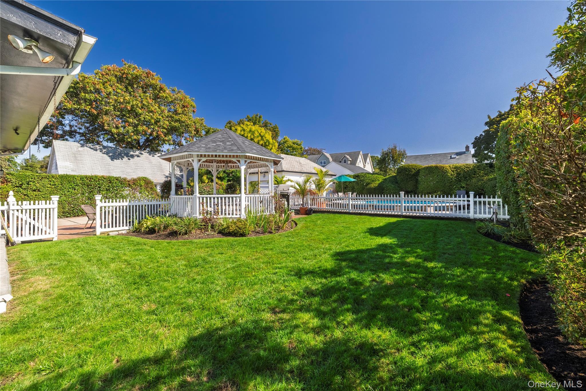 Single Family Hendrickson Nassau County, NY 11570, MLS-921954-3