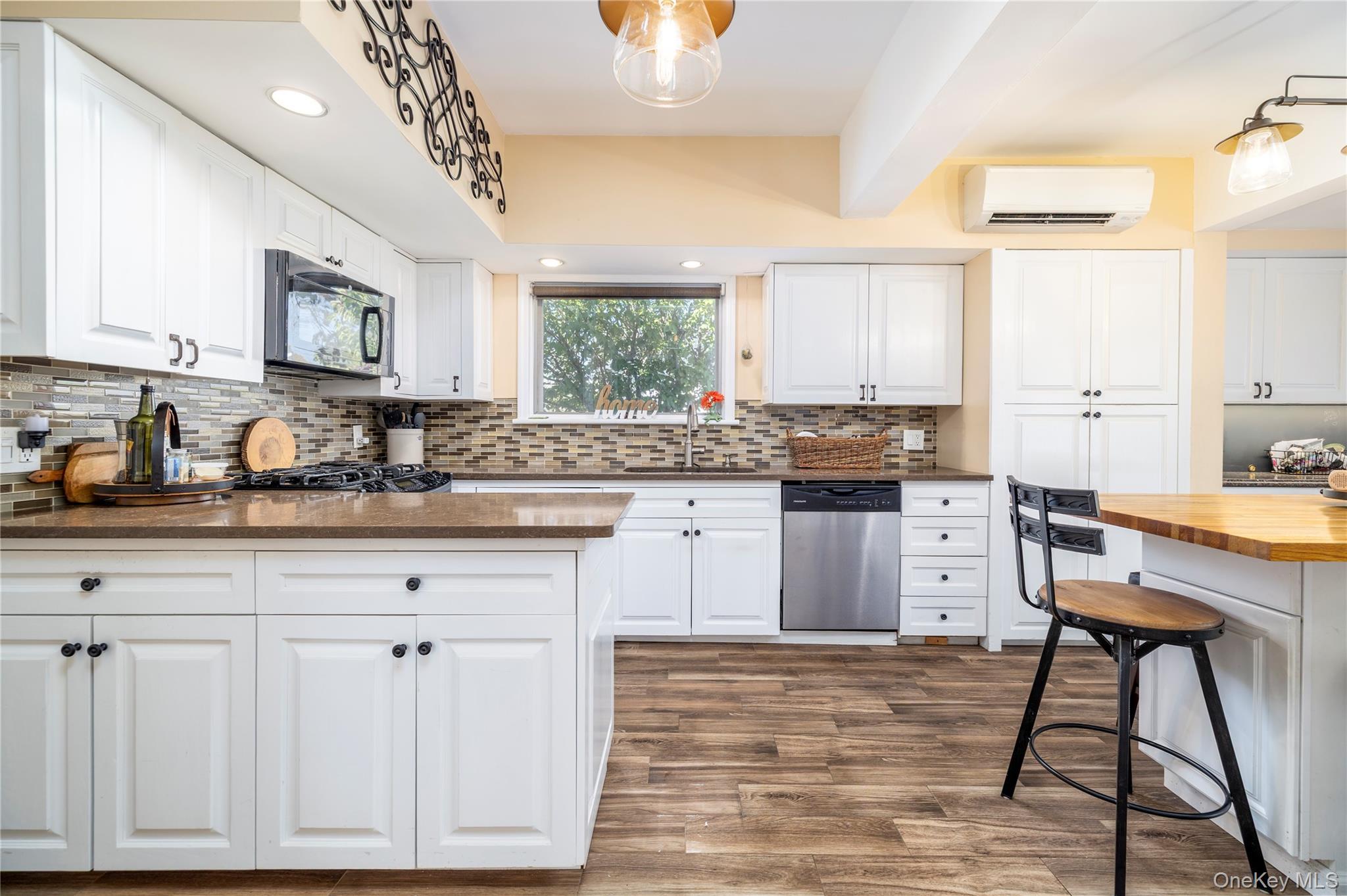 Single Family Hendrickson Nassau County, NY 11570, MLS-921954-8