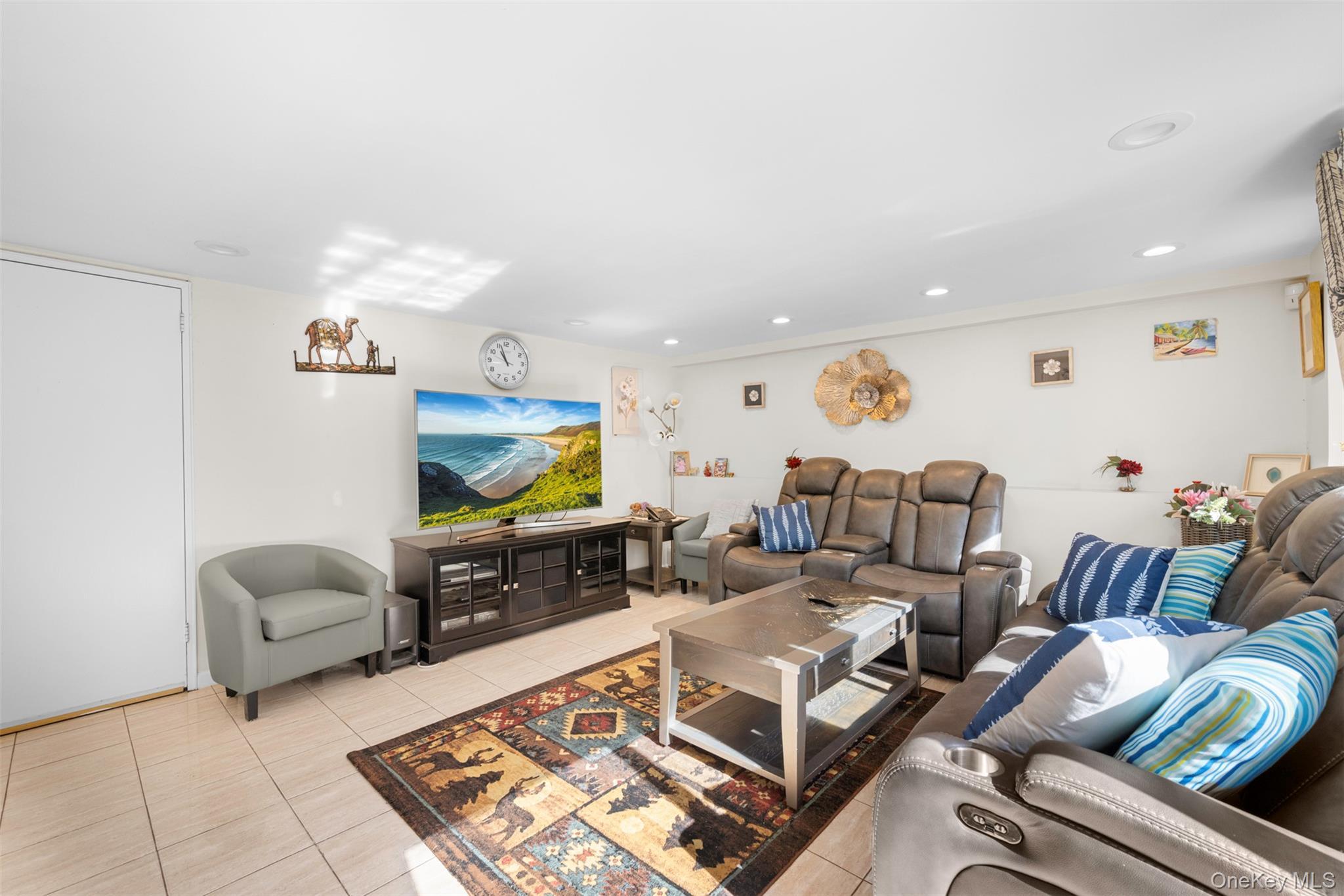 Single Family Phipps Nassau County, NY 11803, MLS-921963-19