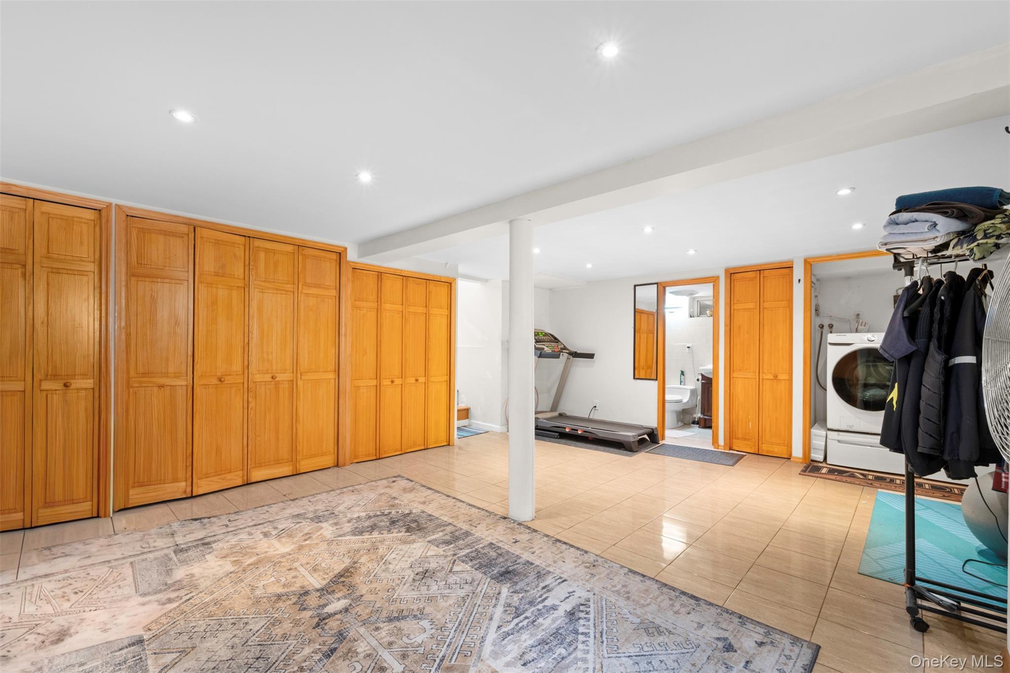 Single Family Phipps Nassau County, NY 11803, MLS-921963-39