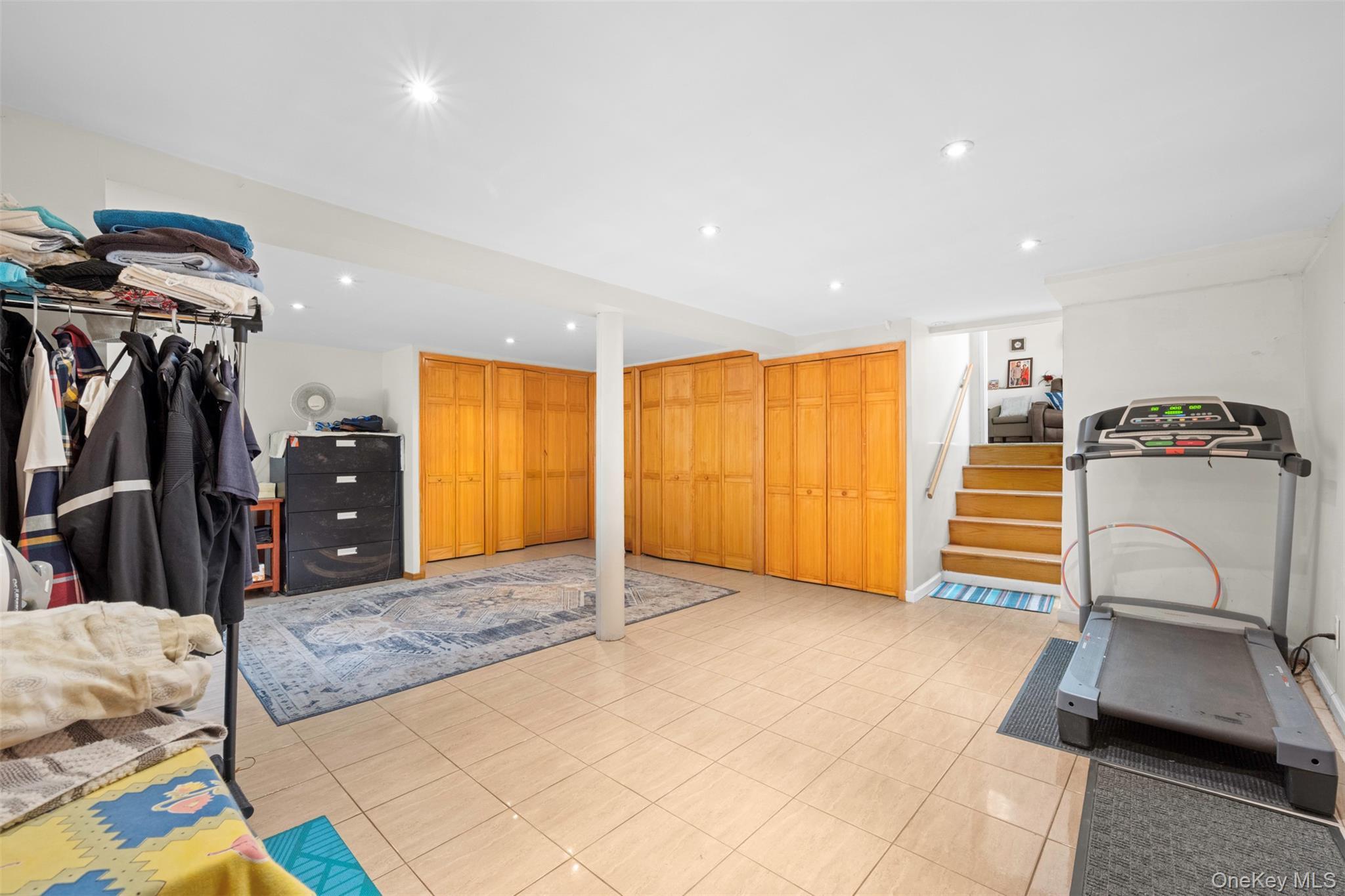 Single Family Phipps Nassau County, NY 11803, MLS-921963-40