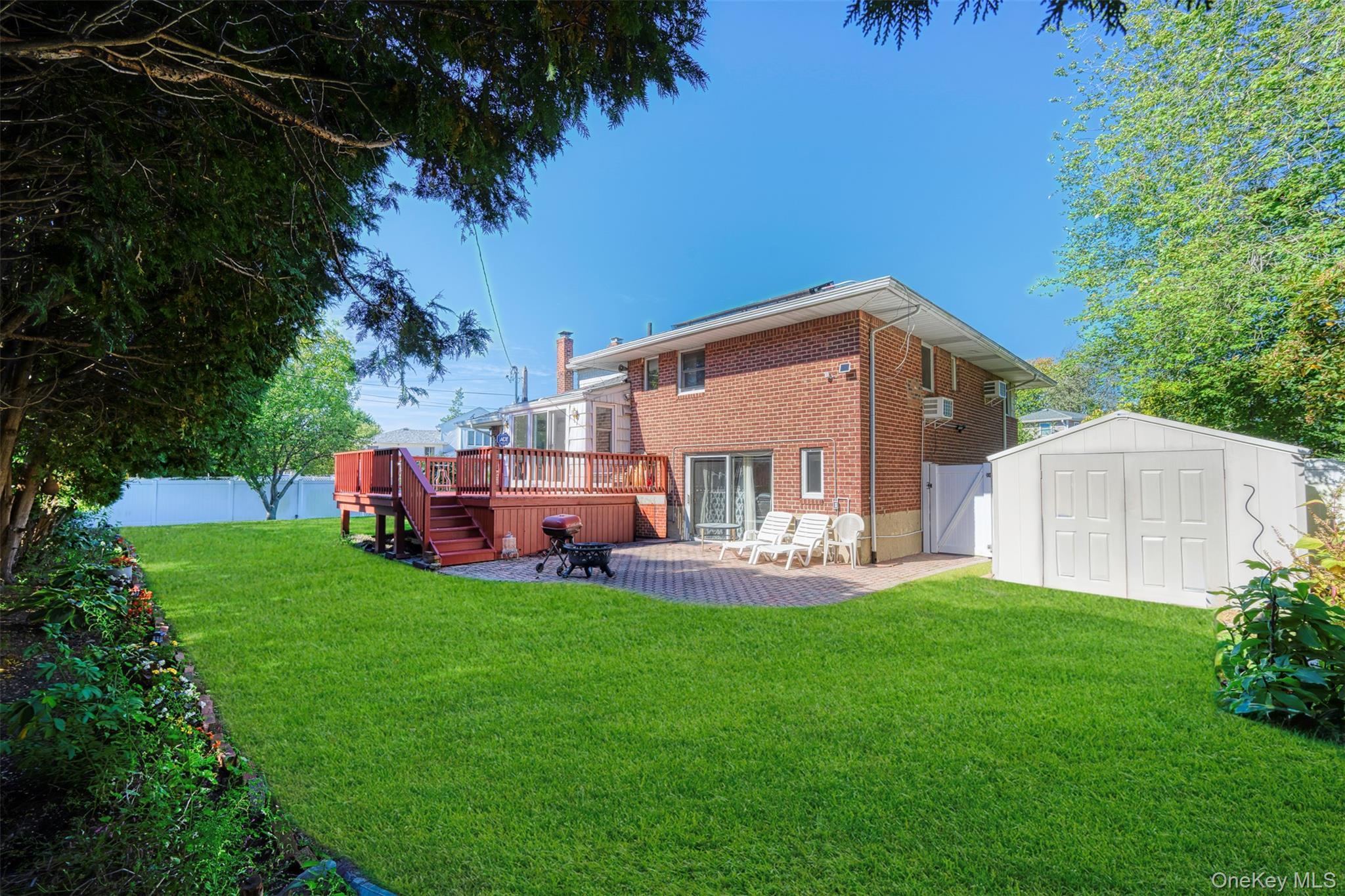 Single Family Phipps Nassau County, NY 11803, MLS-921963-43