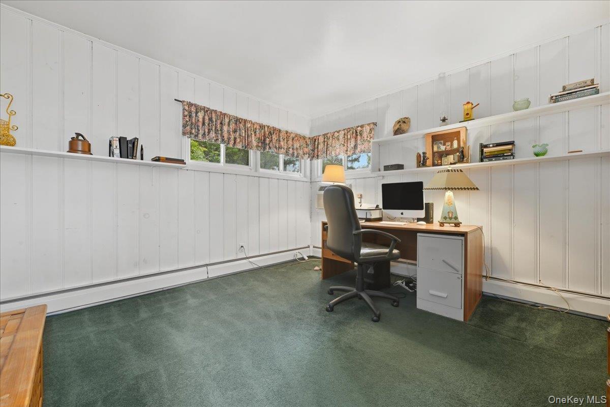 Single Family Ridge Nassau County, NY 11576, MLS-921976-22