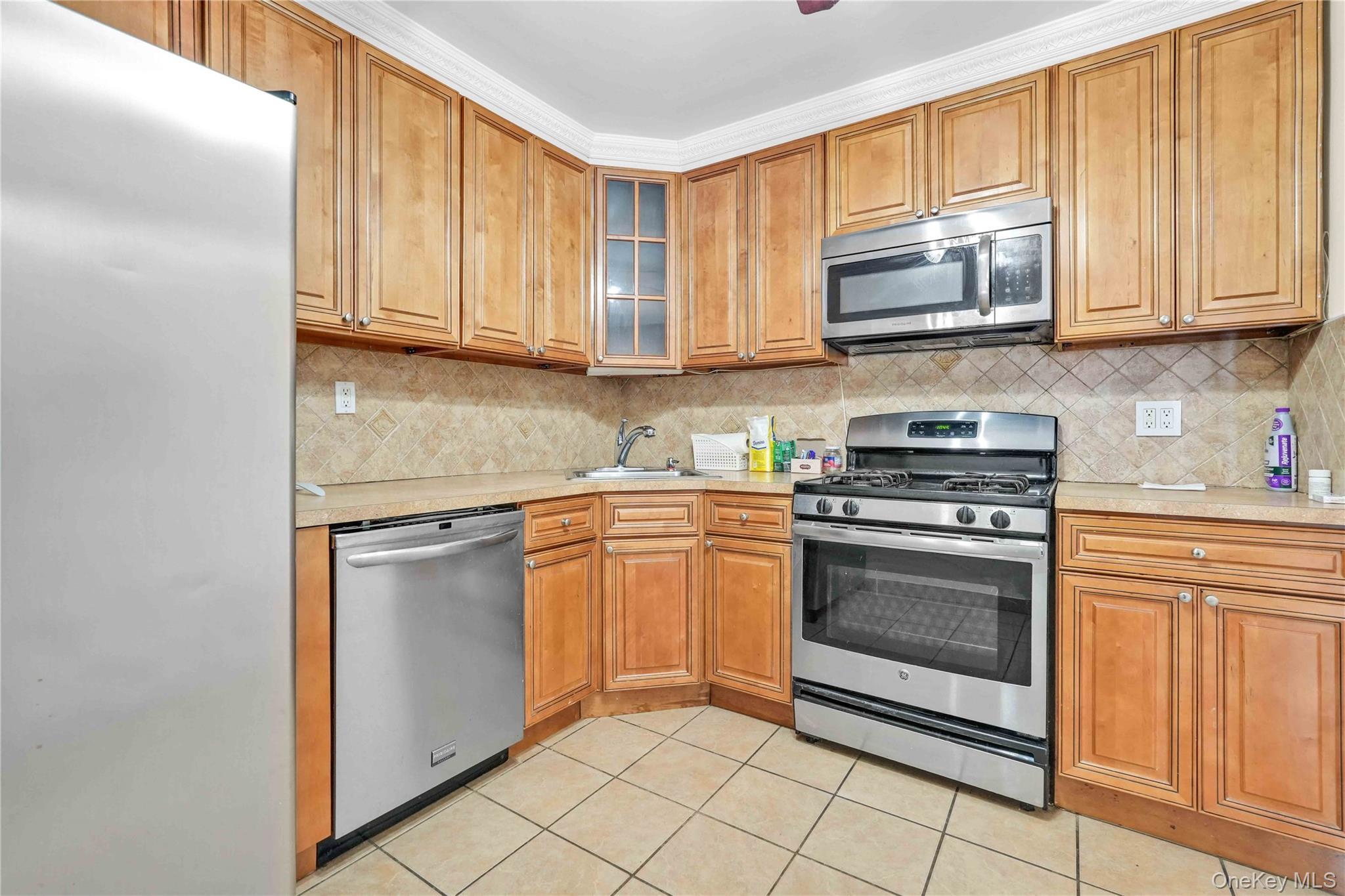 Single Family 49th  Queens, NY 11105, MLS-921997-15