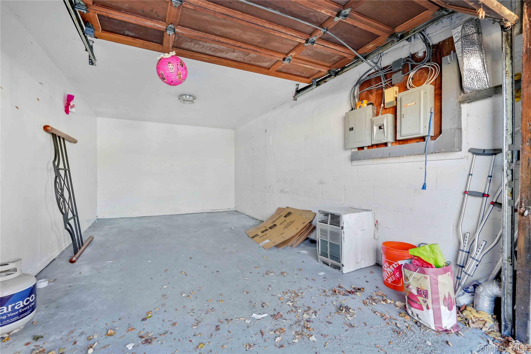 Single Family 49th  Queens, NY 11105, MLS-921997-31