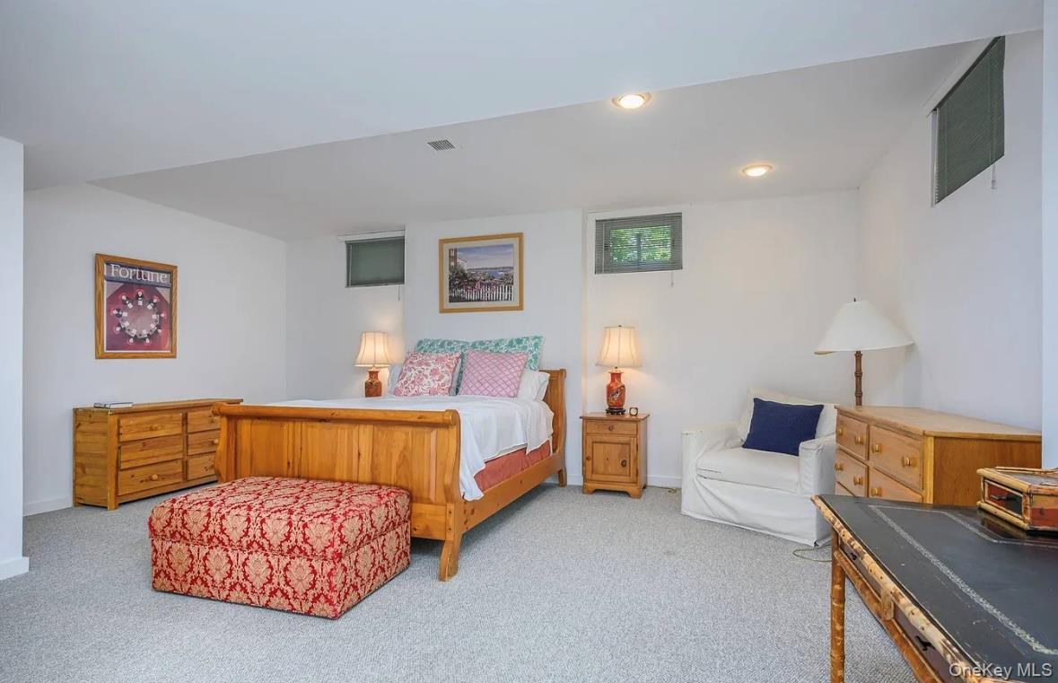 Single Family Noyack Suffolk County, NY 11976, MLS-922002-33