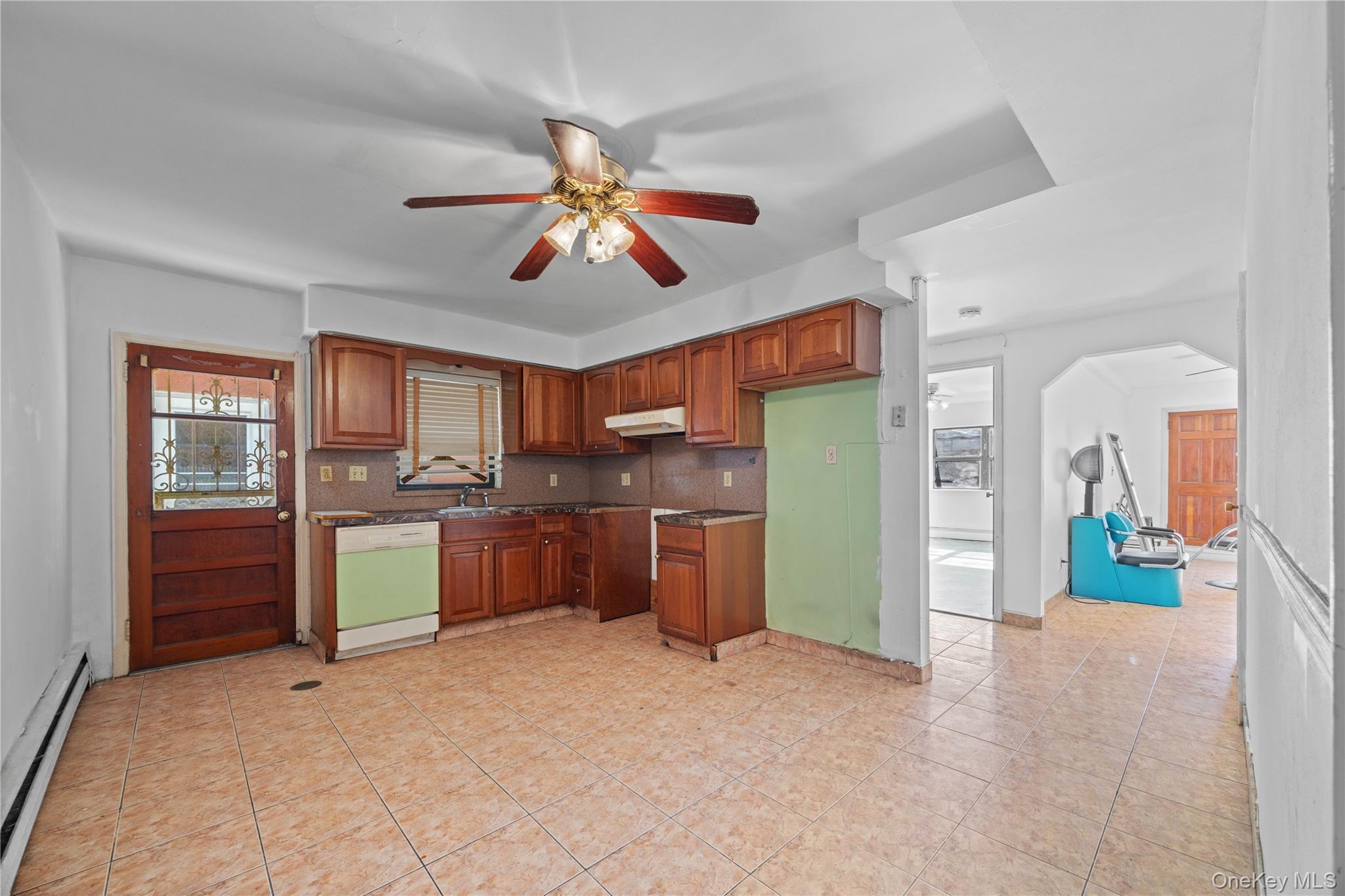 Single Family Mahan  Bronx, NY 10461, MLS-922004-24