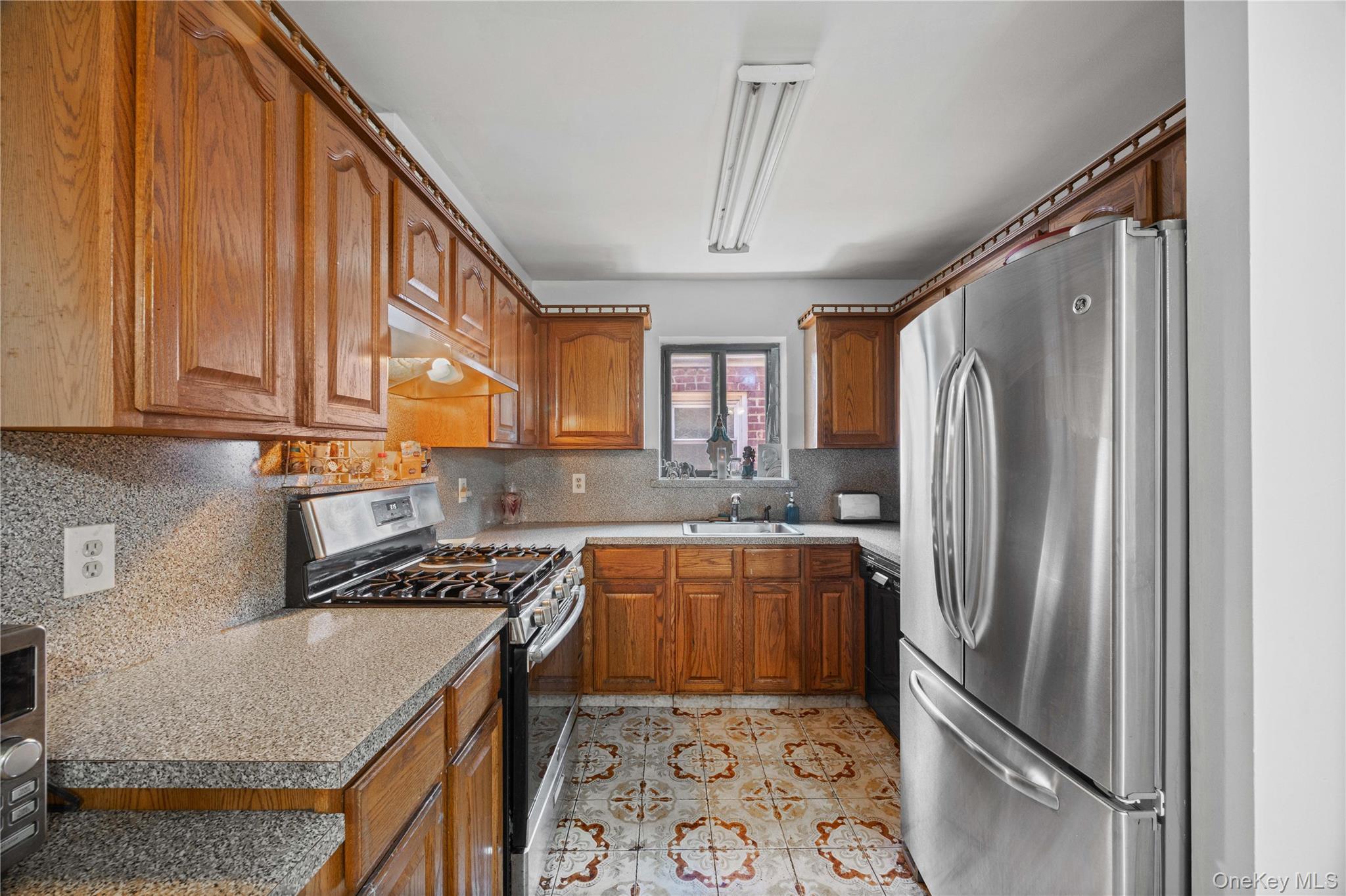 Single Family Mahan  Bronx, NY 10461, MLS-922004-7