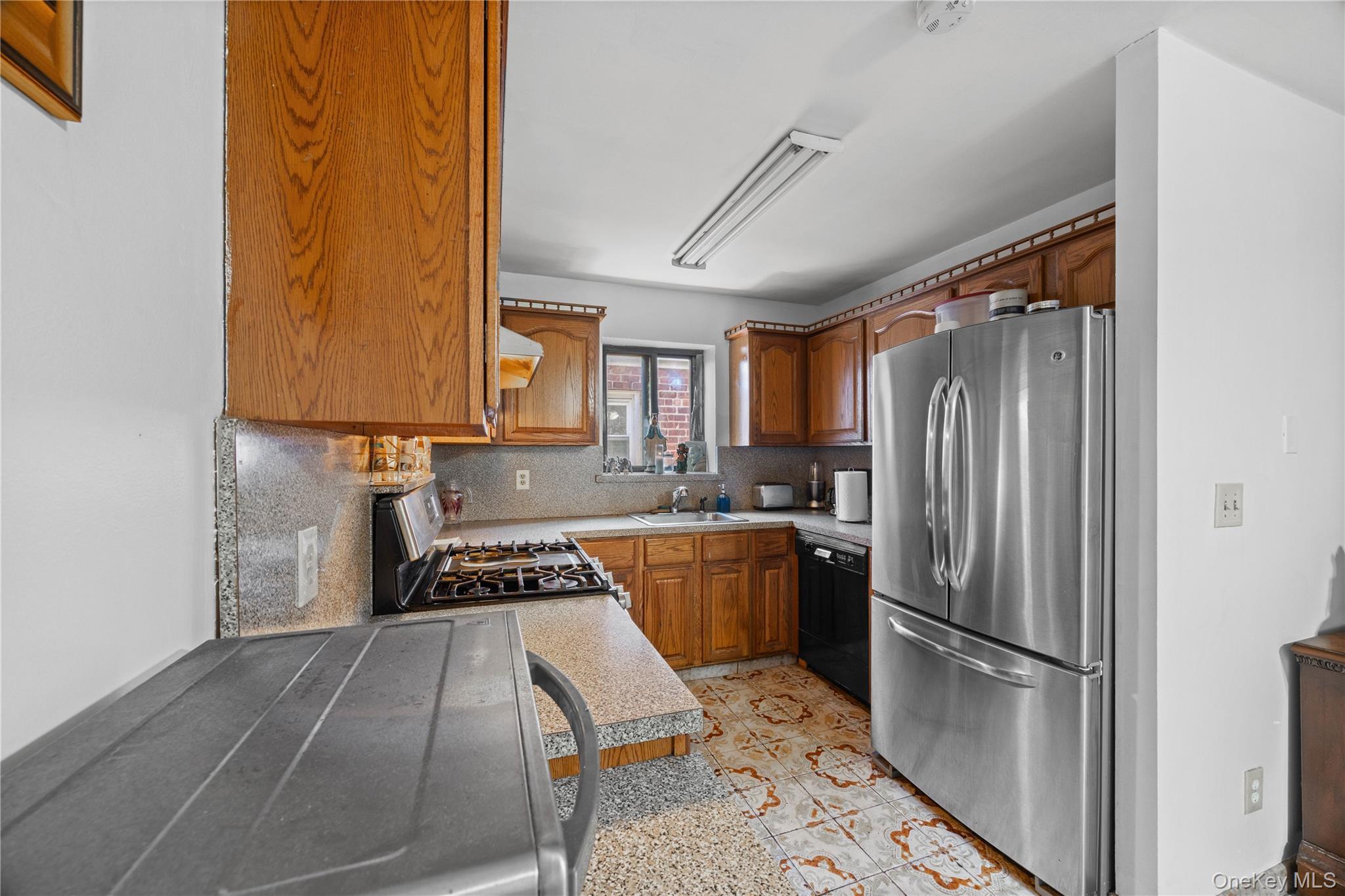 Single Family Mahan  Bronx, NY 10461, MLS-922004-8