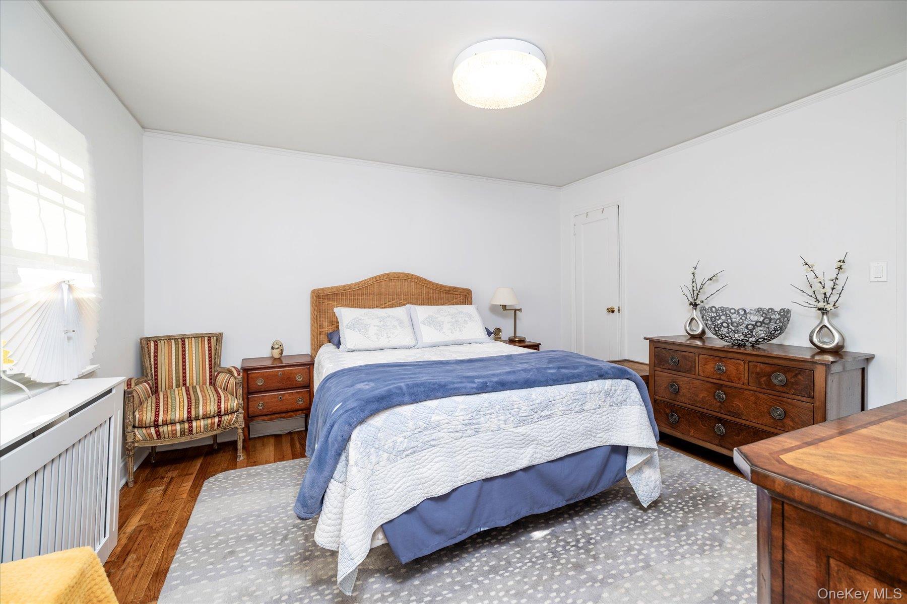 Single Family 28th Street  Queens, NY 11105, MLS-922005-16