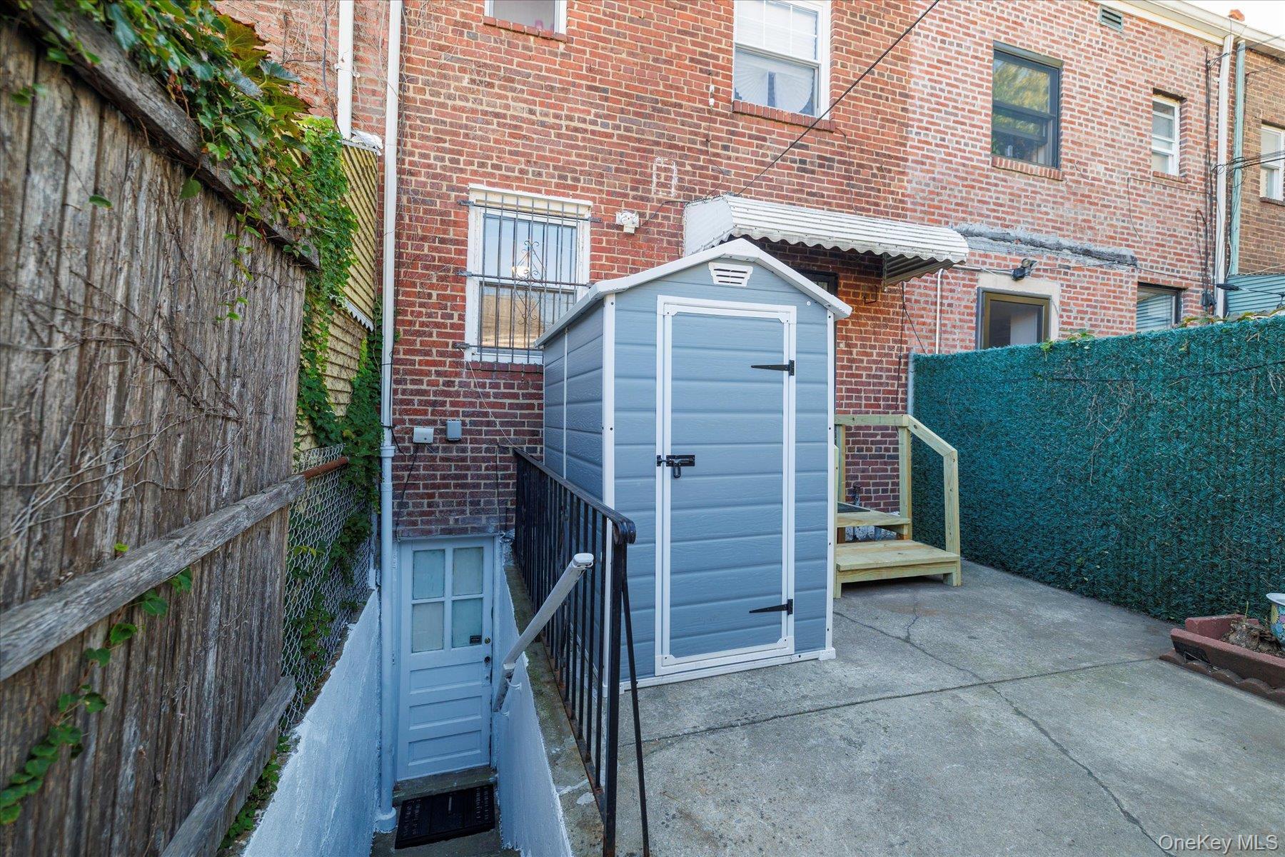 Single Family 28th Street  Queens, NY 11105, MLS-922005-26