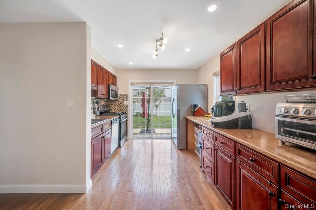 Single Family Lee  Nassau County, NY 11801, MLS-922014-11