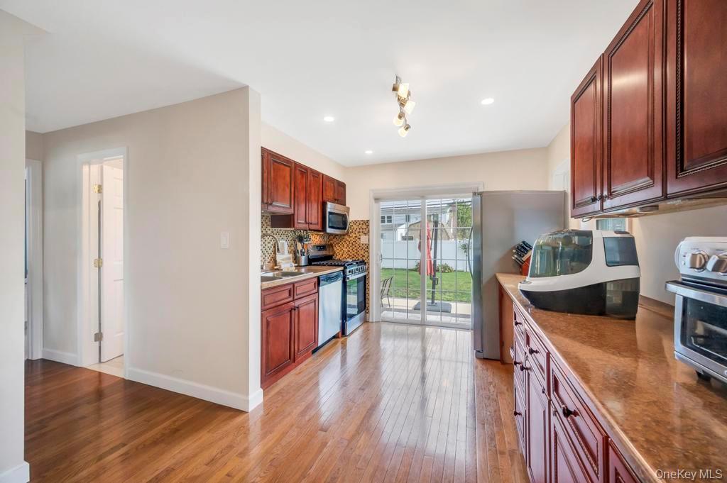 Single Family Lee  Nassau County, NY 11801, MLS-922014-13