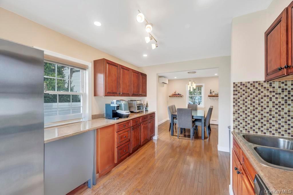 Single Family Lee  Nassau County, NY 11801, MLS-922014-15