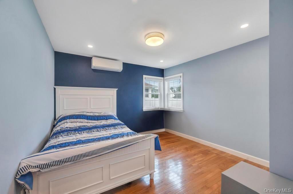 Single Family Lee  Nassau County, NY 11801, MLS-922014-17