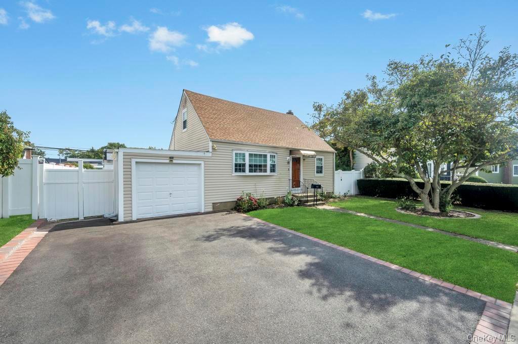 Single Family Lee  Nassau County, NY 11801, MLS-922014-2