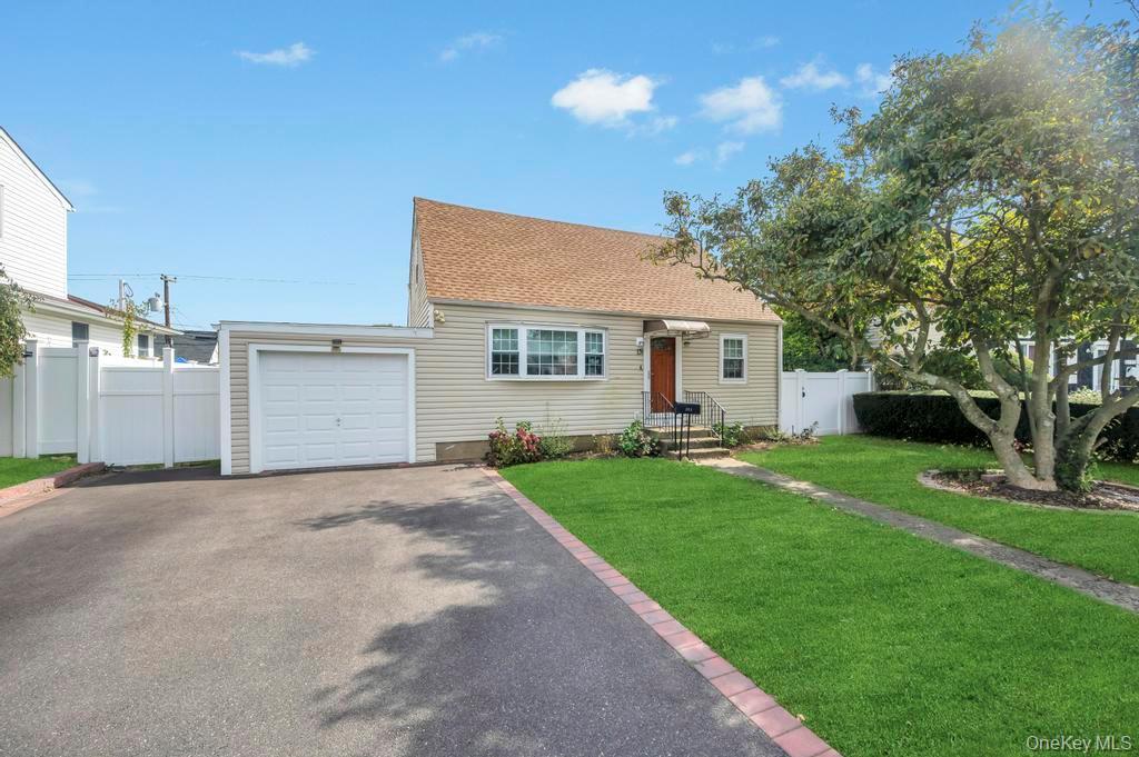 Single Family Lee  Nassau County, NY 11801, MLS-922014-3