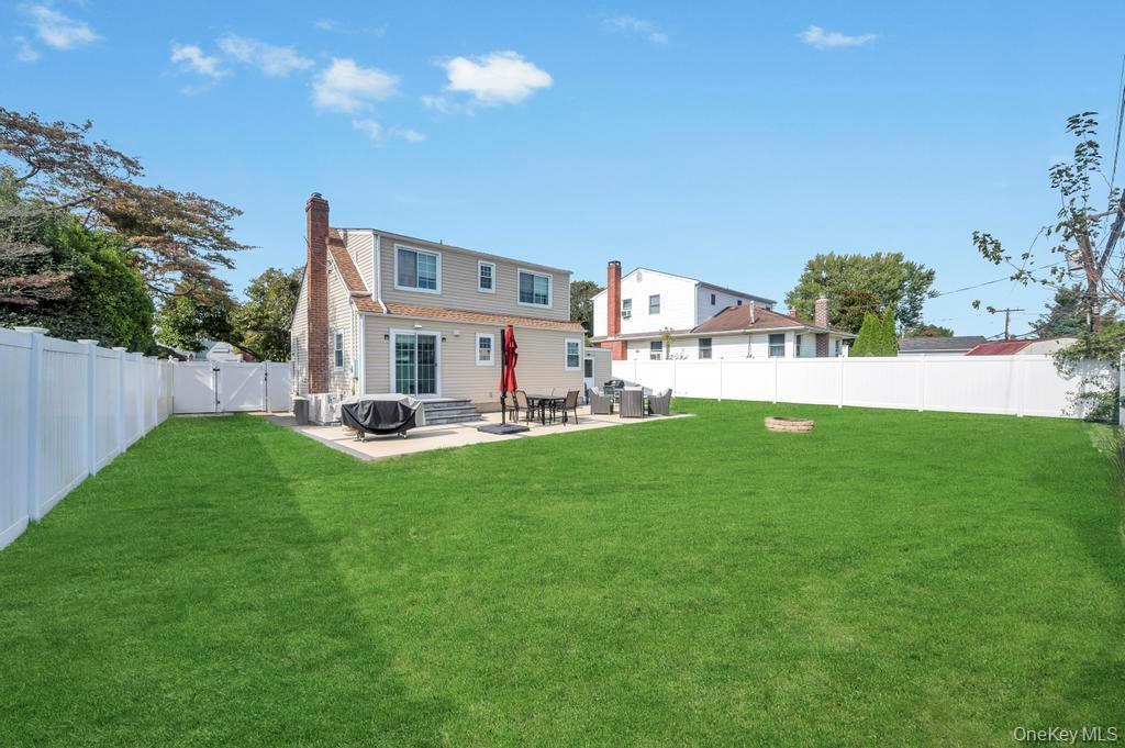 Single Family Lee  Nassau County, NY 11801, MLS-922014-30