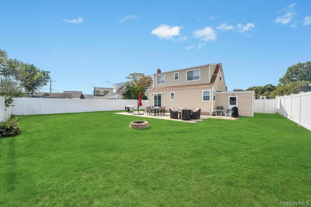 Single Family Lee  Nassau County, NY 11801, MLS-922014-31