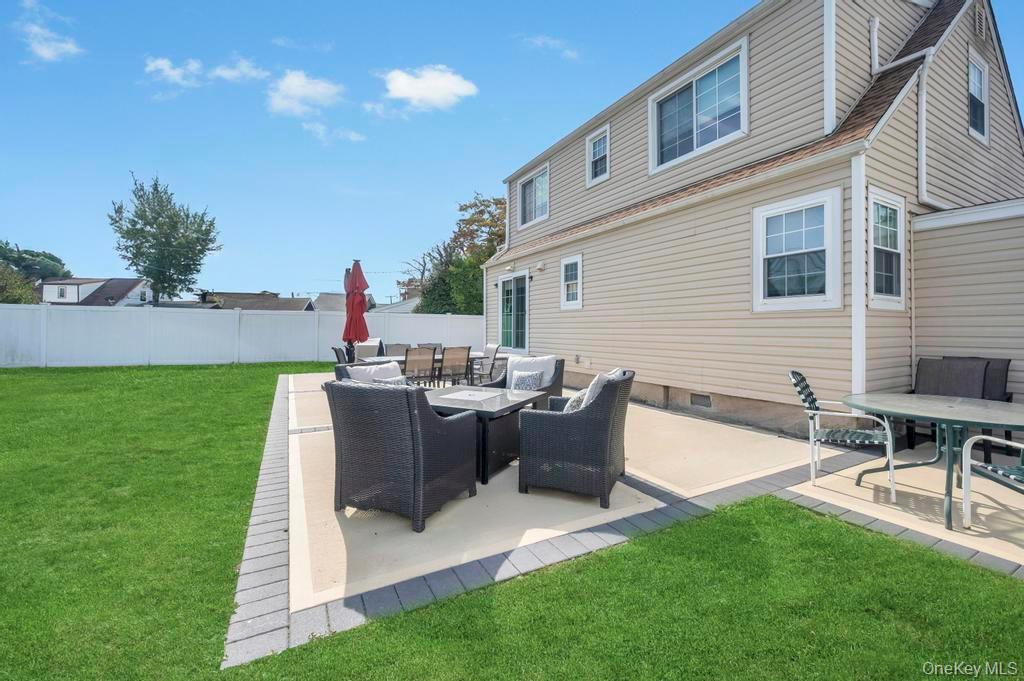 Single Family Lee  Nassau County, NY 11801, MLS-922014-32