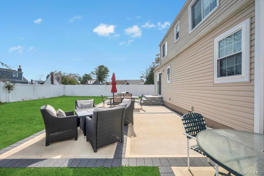 Single Family Lee  Nassau County, NY 11801, MLS-922014-34