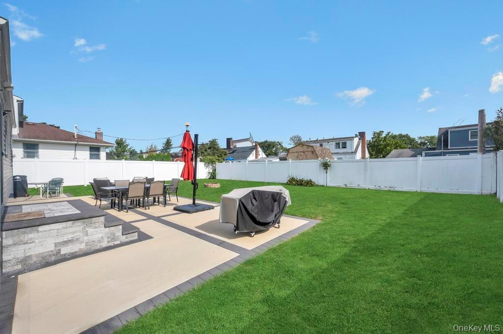 Single Family Lee  Nassau County, NY 11801, MLS-922014-35