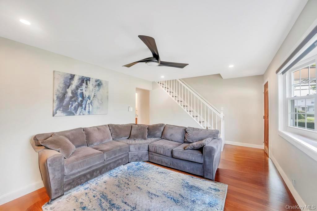 Single Family Lee  Nassau County, NY 11801, MLS-922014-4