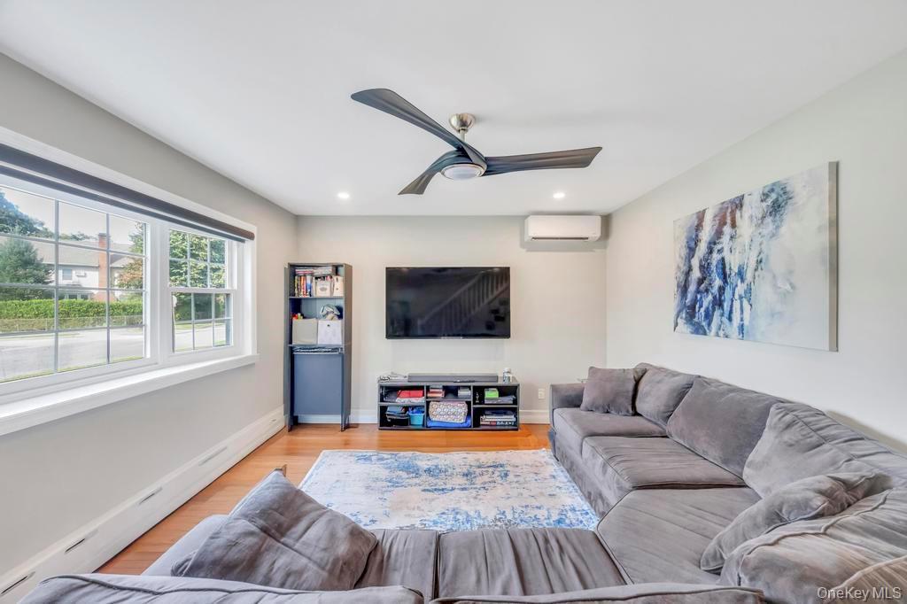 Single Family Lee  Nassau County, NY 11801, MLS-922014-6