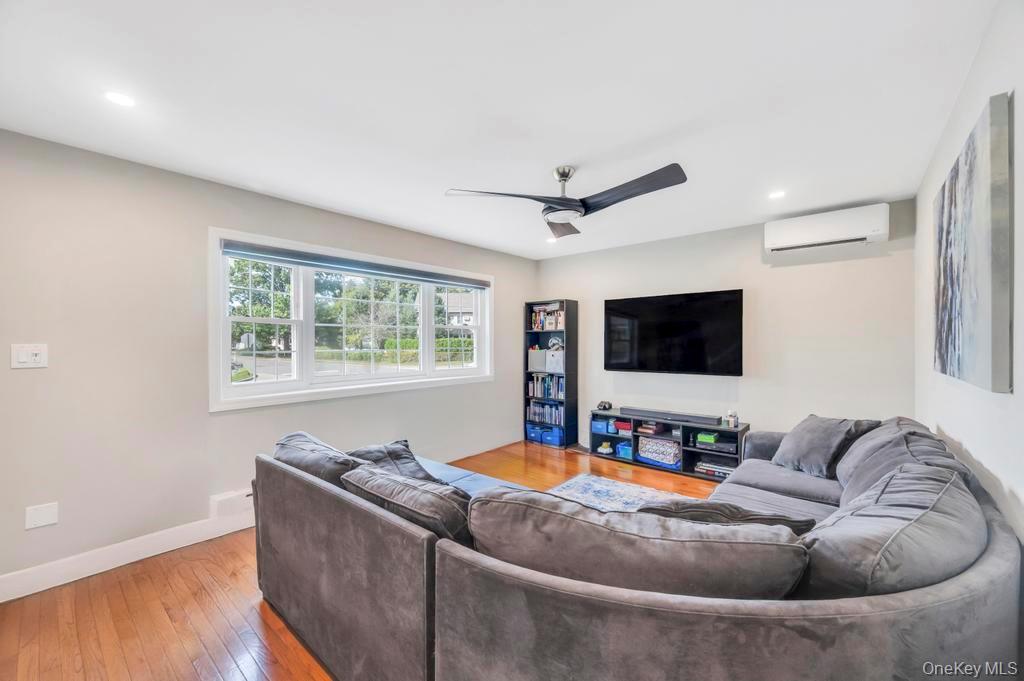 Single Family Lee  Nassau County, NY 11801, MLS-922014-7