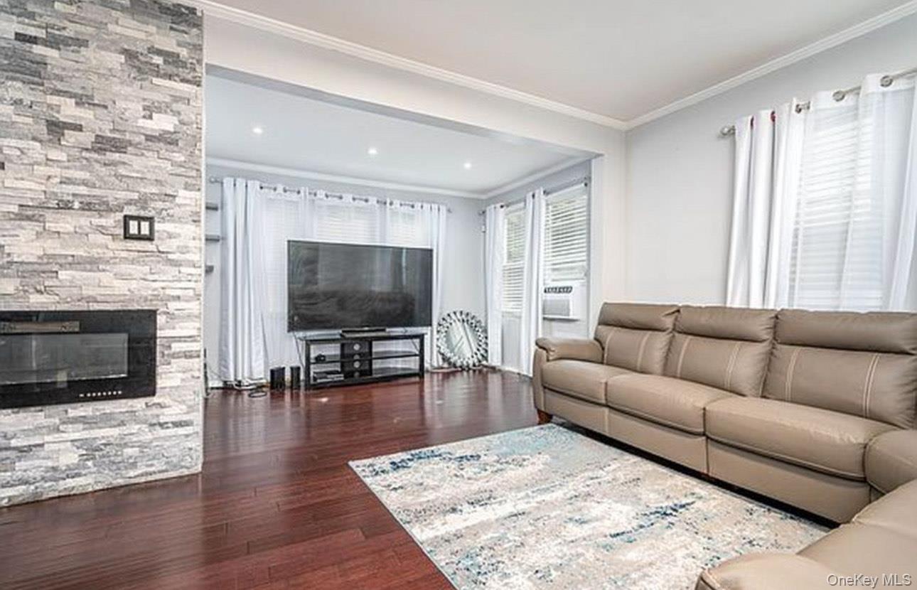 Single Family Weller Queens, NY 11422, MLS-922020-4