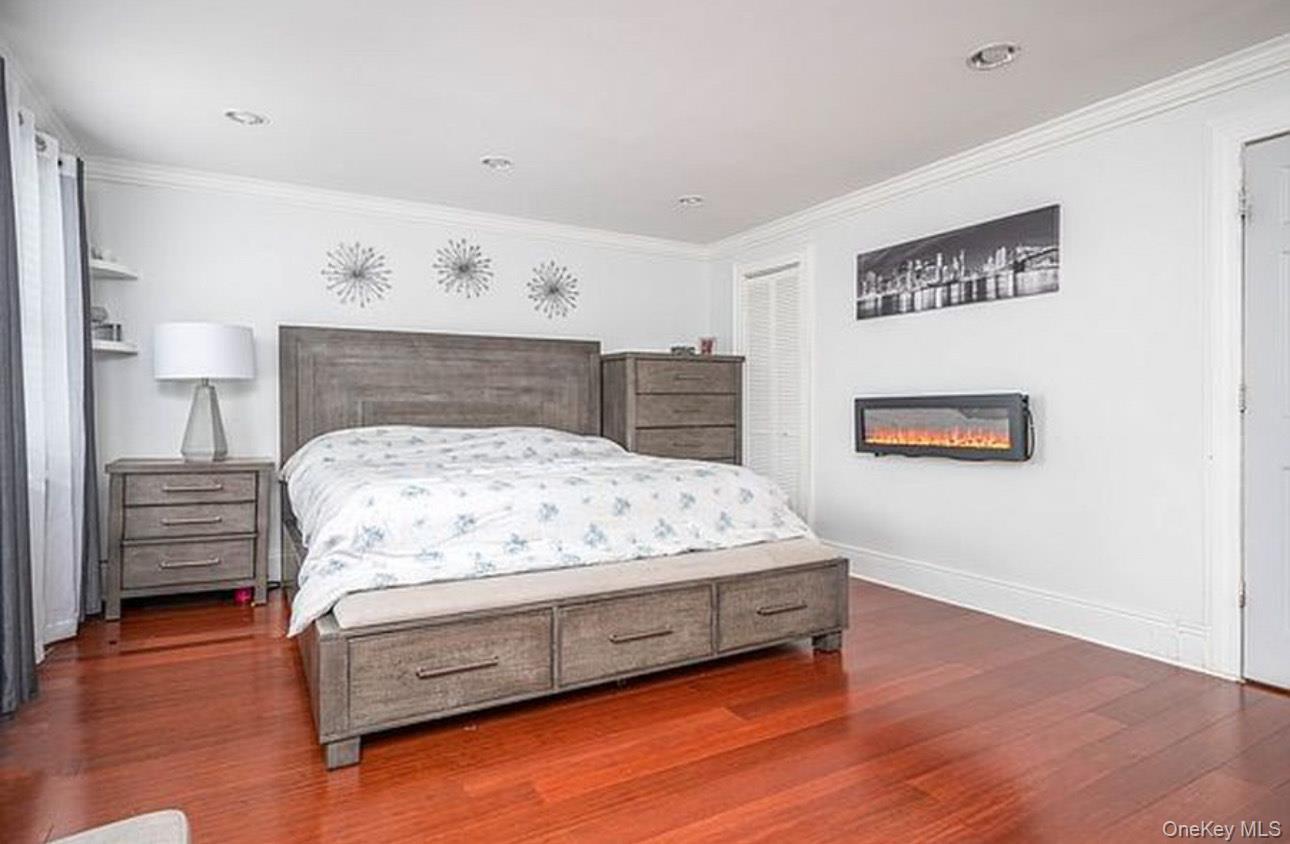 Single Family Weller  Queens, NY 11422, MLS-922020-7