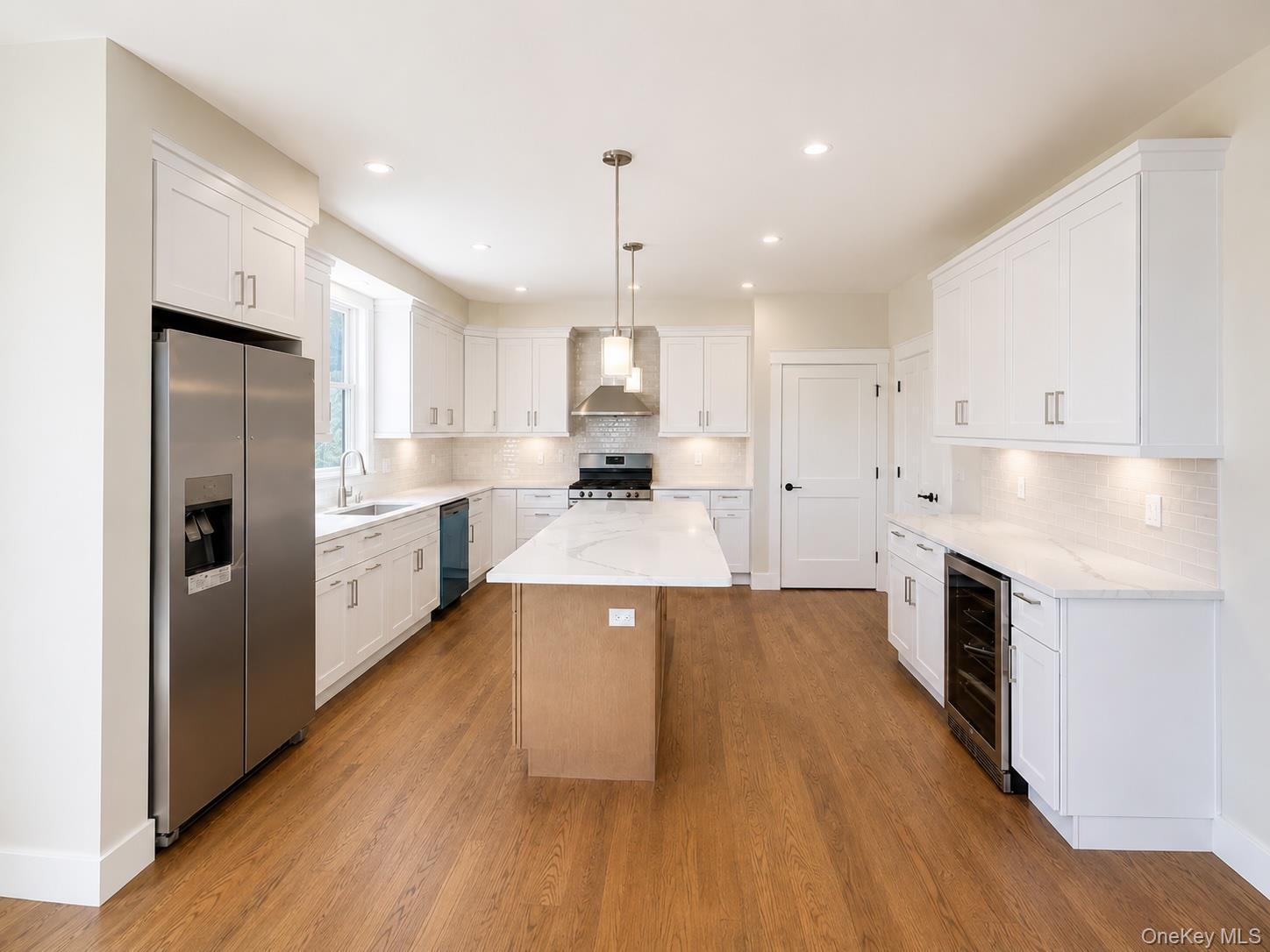 Single Family Gail Circle Suffolk County, NY 11778, MLS-922028-10