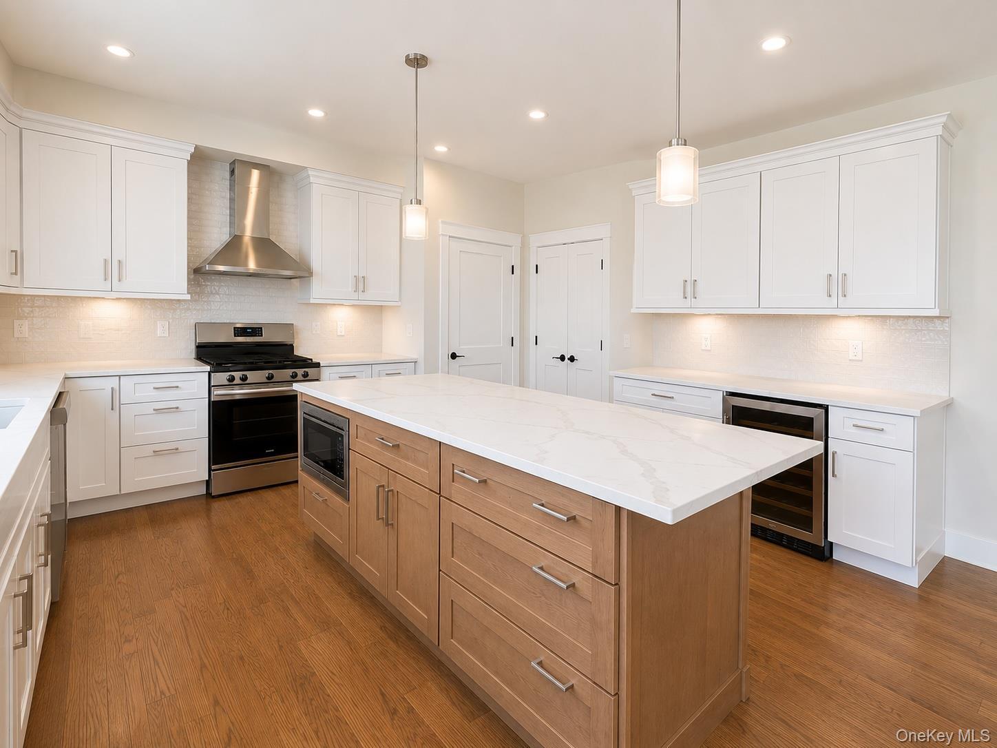Single Family Gail Circle Suffolk County, NY 11778, MLS-922028-11