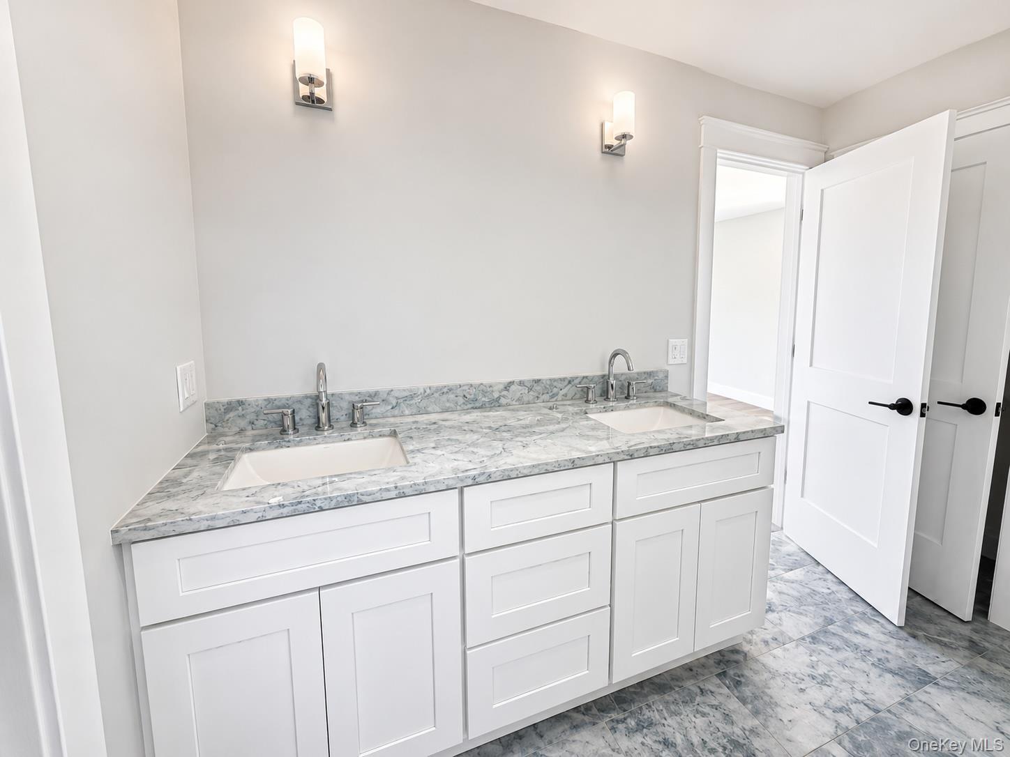 Single Family Gail Circle Suffolk County, NY 11778, MLS-922028-28