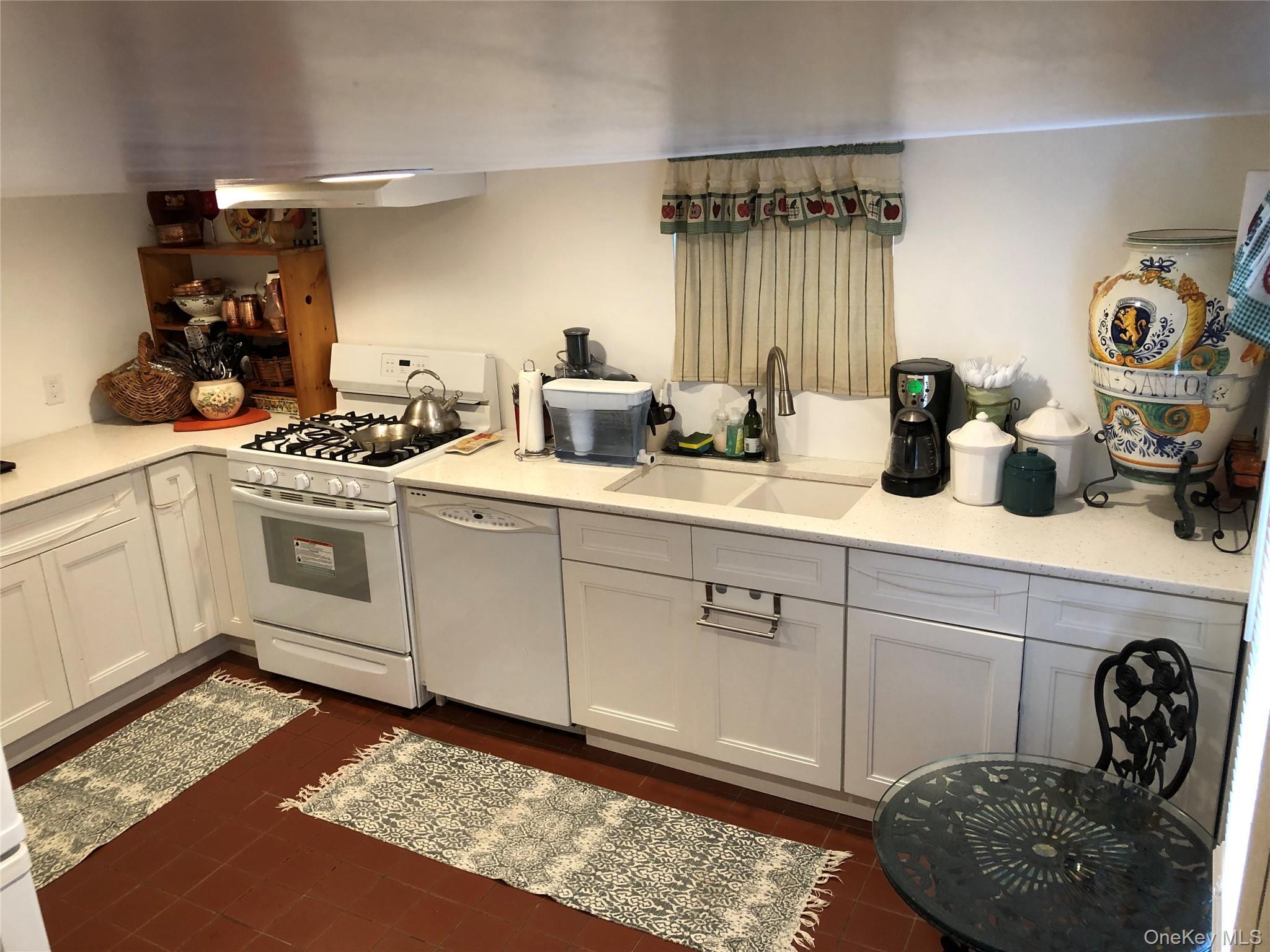 Single Family Northern Nassau County, NY 11576, MLS-922036-11