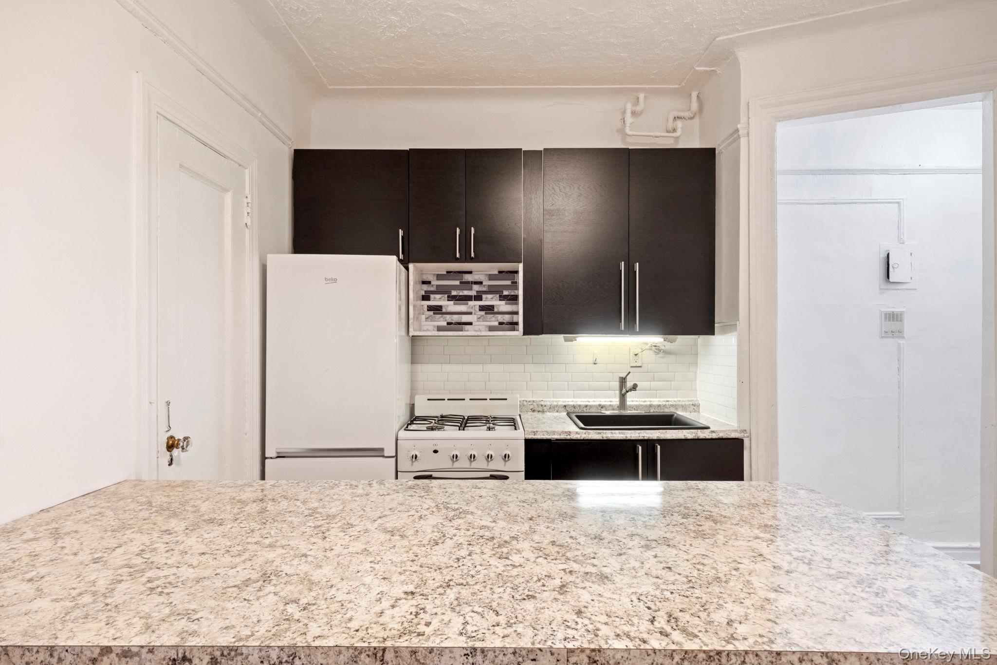 Coop Lafontaine  Bronx, NY 10457, MLS-922052-3