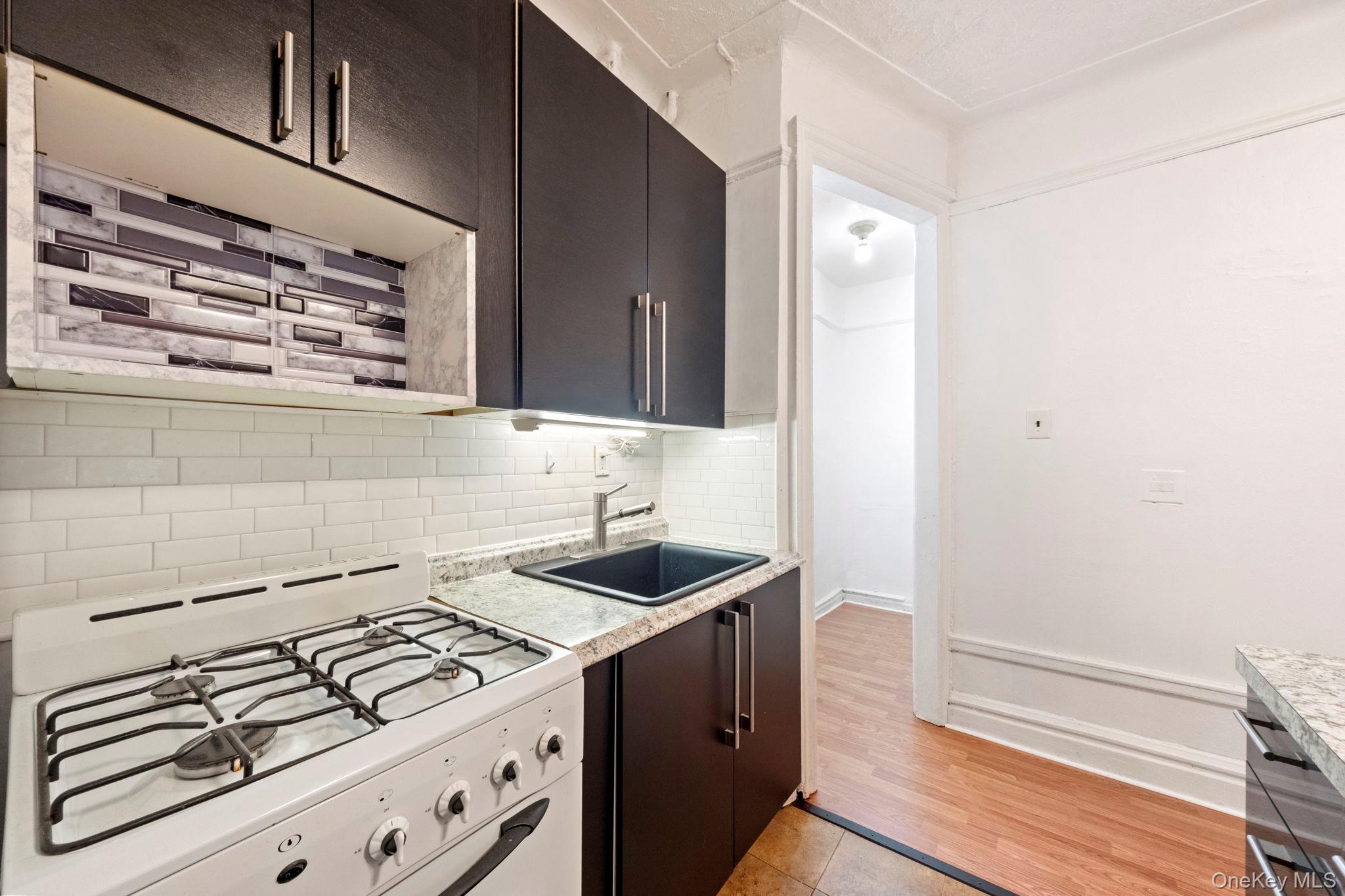 Coop Lafontaine  Bronx, NY 10457, MLS-922052-5