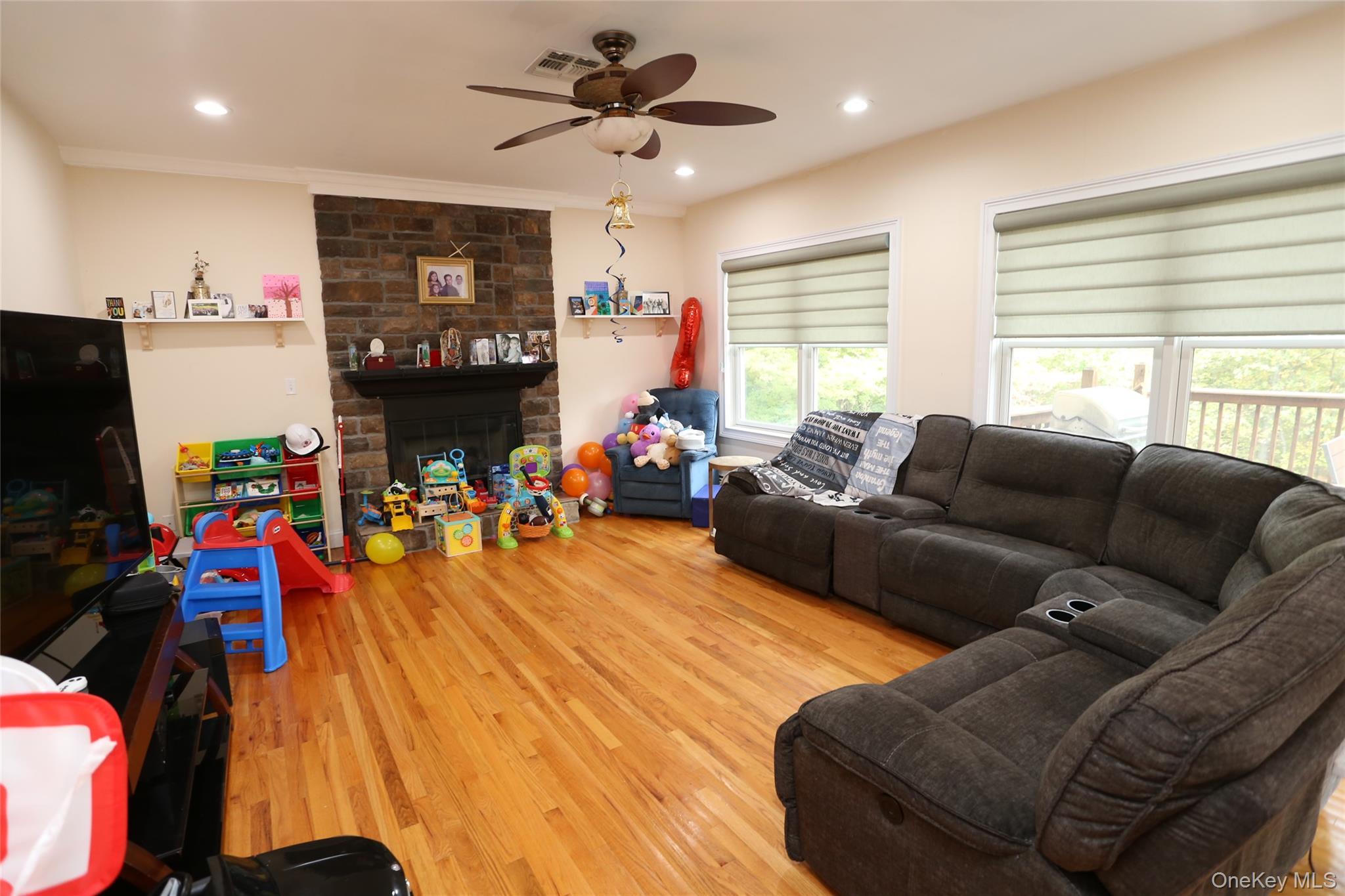 Single Family Hall Rockland County, NY 10956, MLS-922053-11